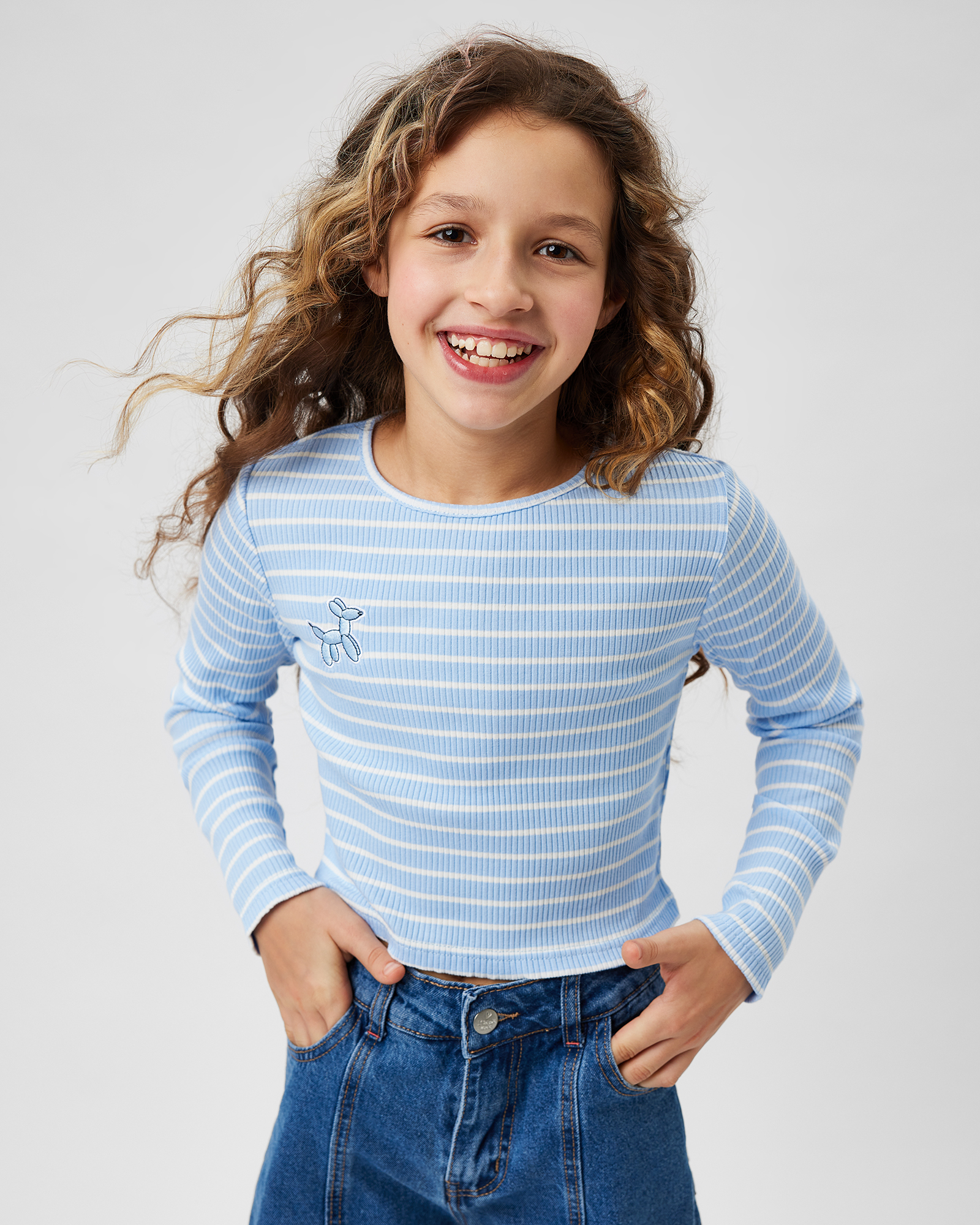 Изображение товара Лонгслив Futurino Fashion укорочённый голубой с вышивкой