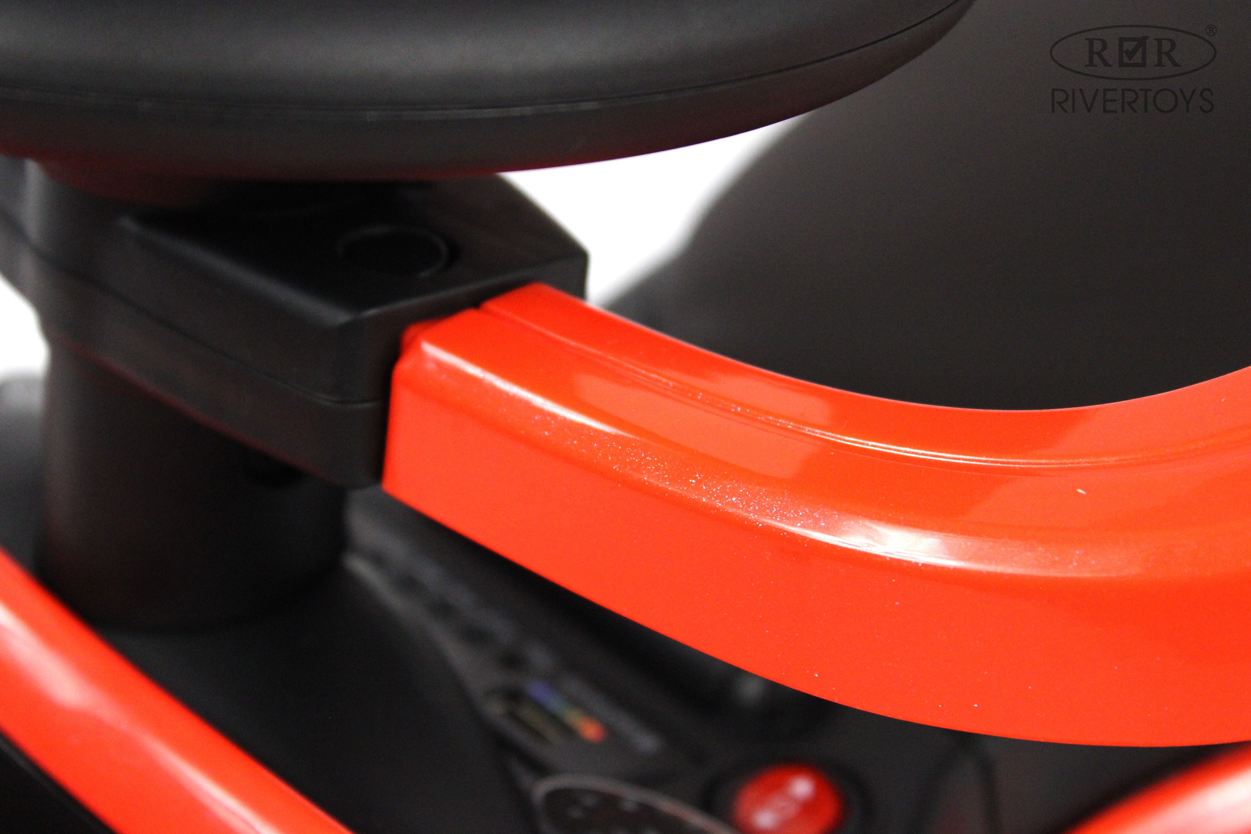 Каталка RIVERTOYS Mercedes-Benz G63 Red Diamond красный - фото 15