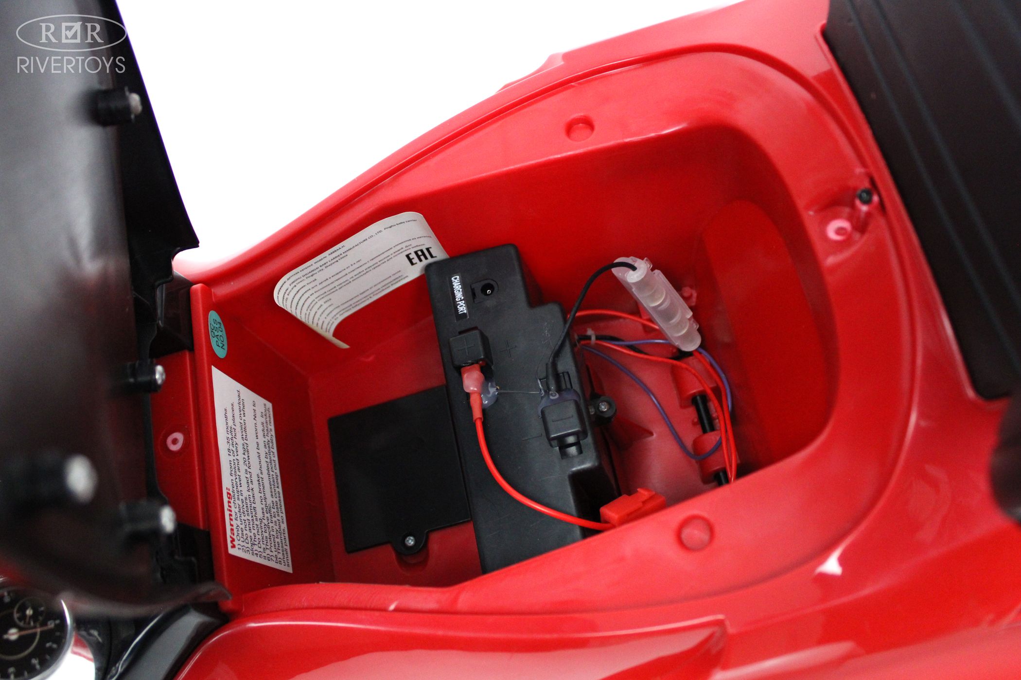 Электромобиль RIVERTOYS Mercedes A888AA-H-RED - фото 19
