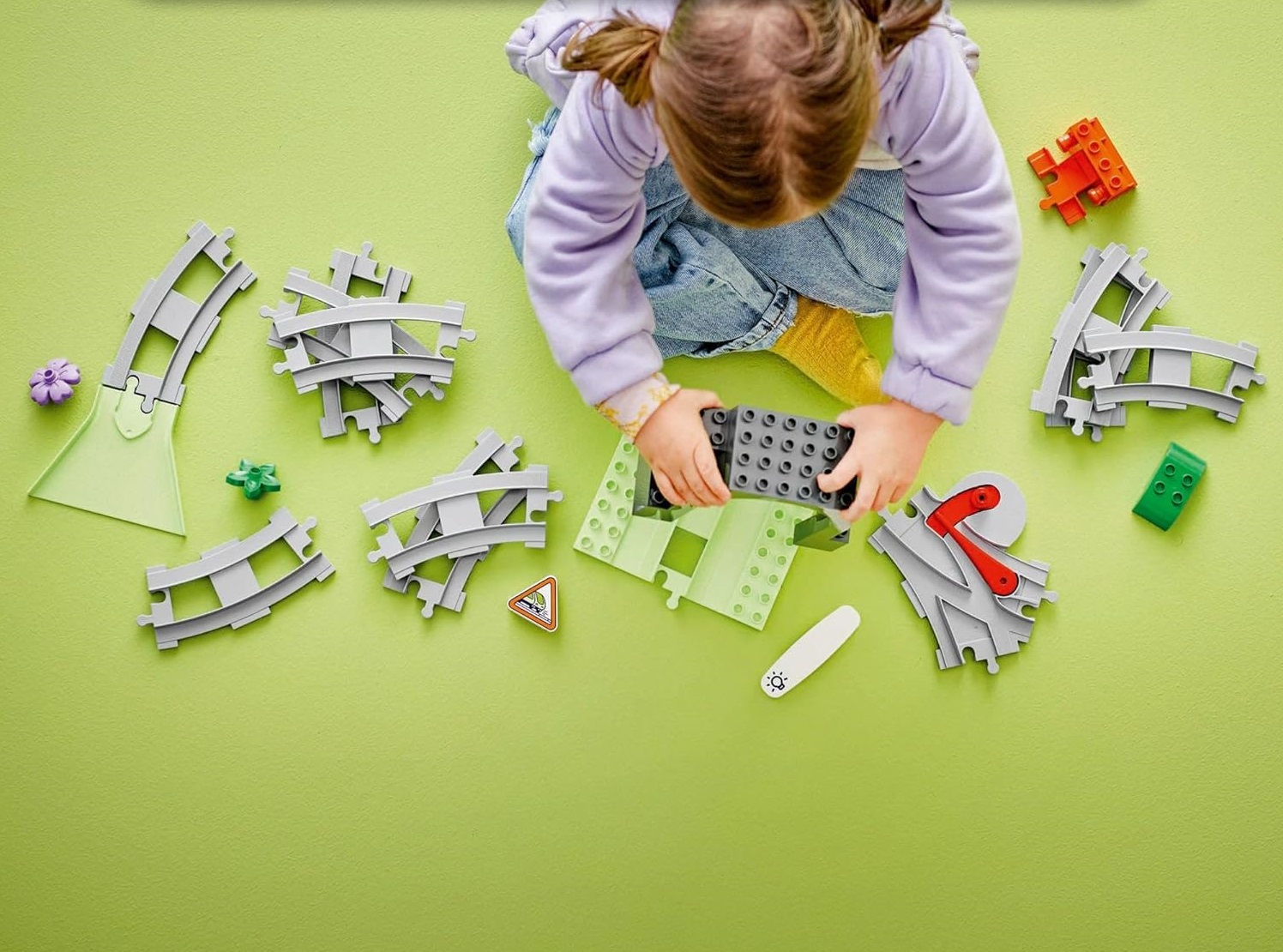 Конструктор LEGO DUPLO Железнодорожный туннель и пути 20 дет. - фото 5