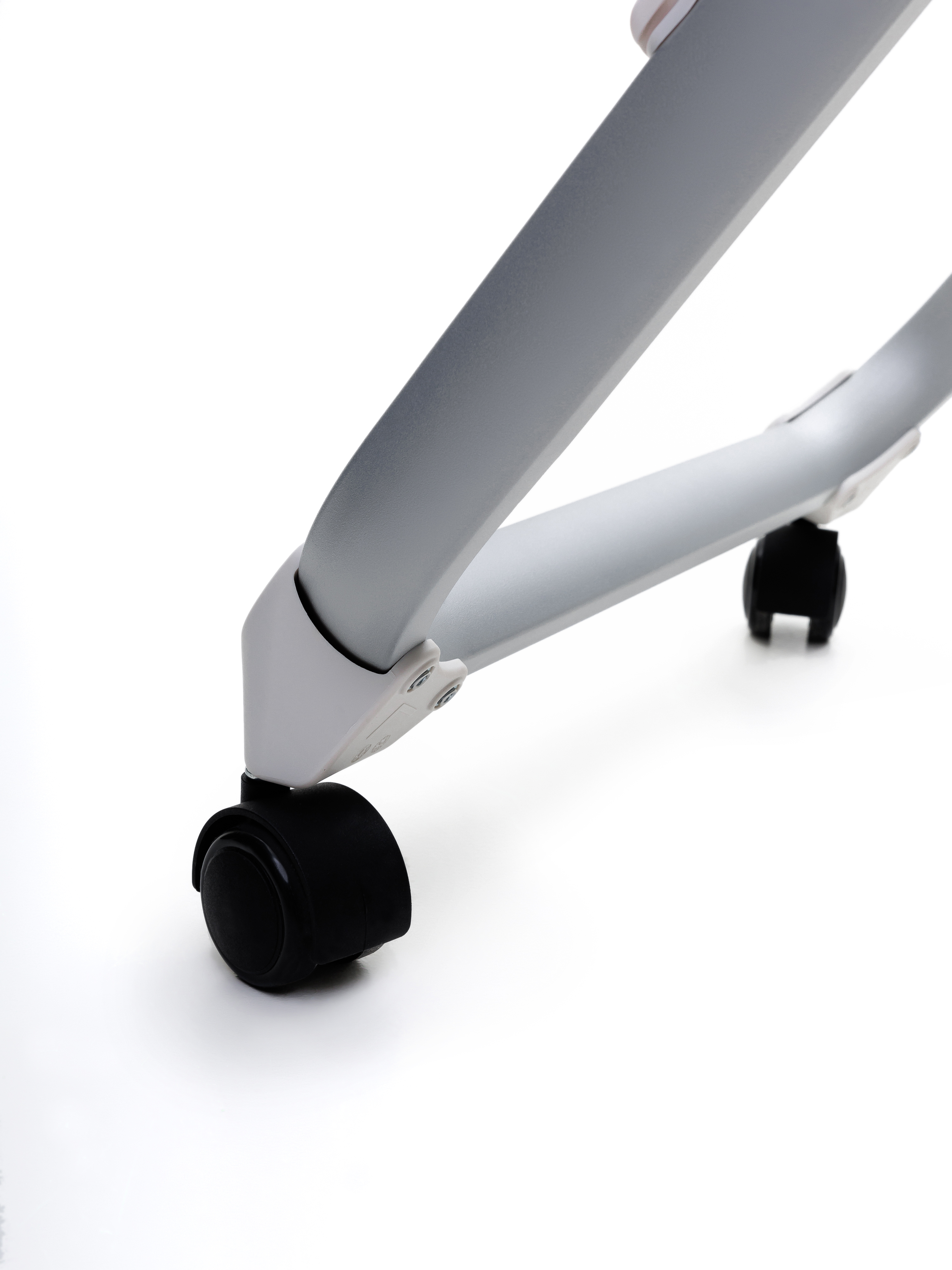 Стульчик для кормления BASSET B2 бежевый - фото 26