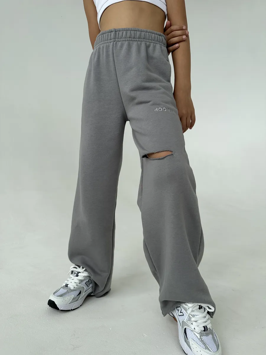 Брюки ROOMY ESSENCE STREETjog/grey - фото 1