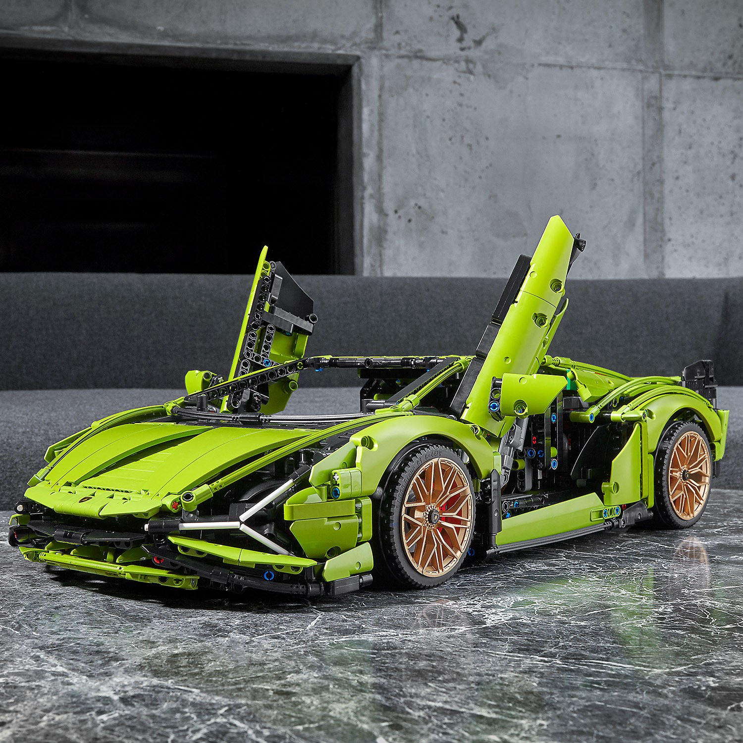 Конструктор LEGO Technic Lamborghini Sian 3696 дет. - фото 12