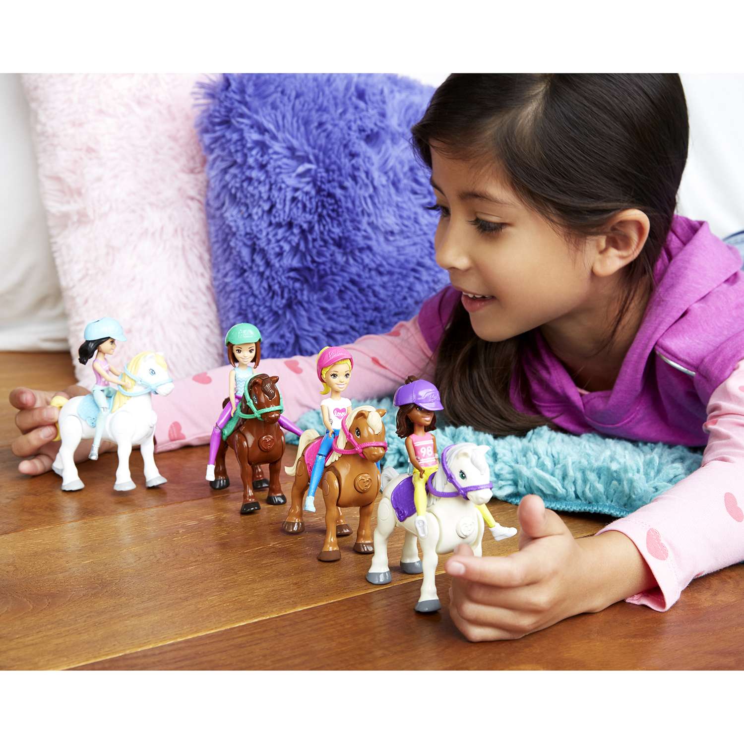 Кукла модельная Barbie FHV60 - фото 6
