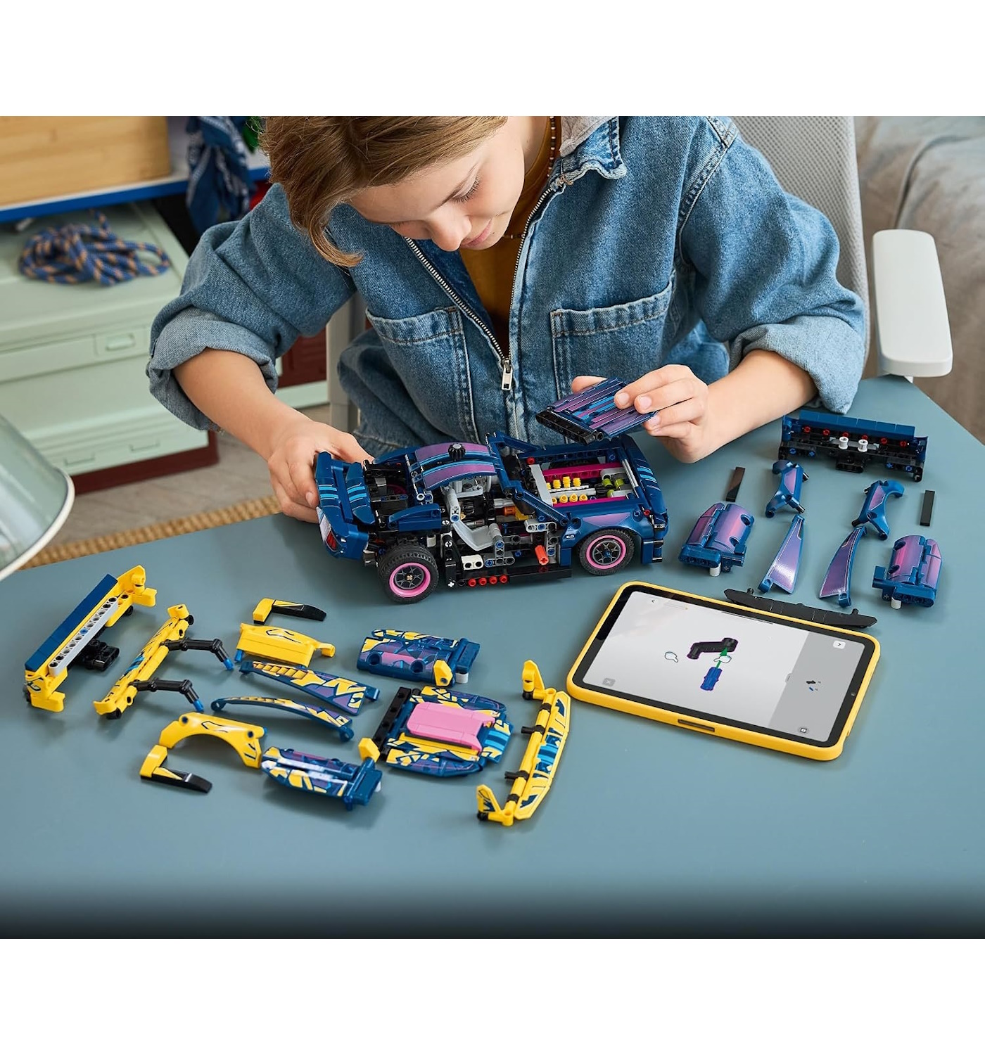 Конструктор LEGO Technic Ford Mustang GT 973 дет. - фото 6