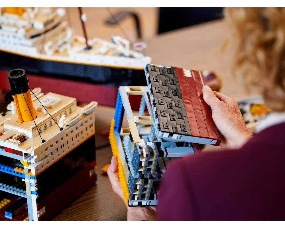 Конструктор LEGO Creator Expert 10294 9090 дет. - фото 16
