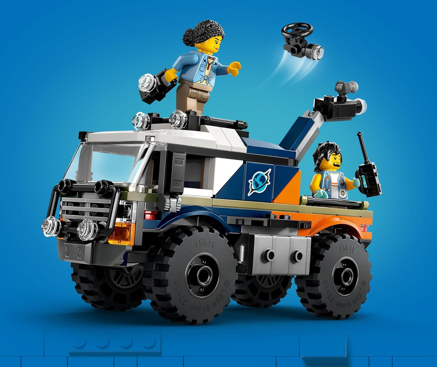 Конструктор LEGO City Jungle Explorer Off-Road Truck 314 дет. - фото 8