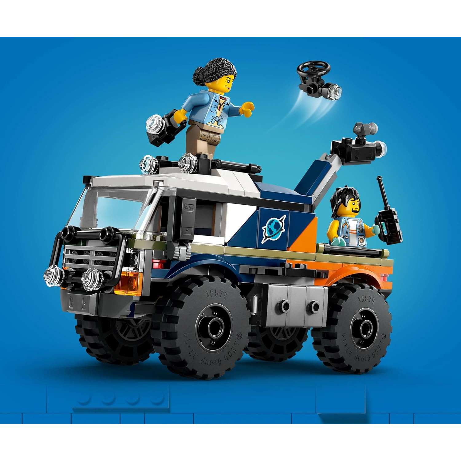 Конструктор LEGO City Jungle Explorer Off-Road Truck 314 дет. - фото 8