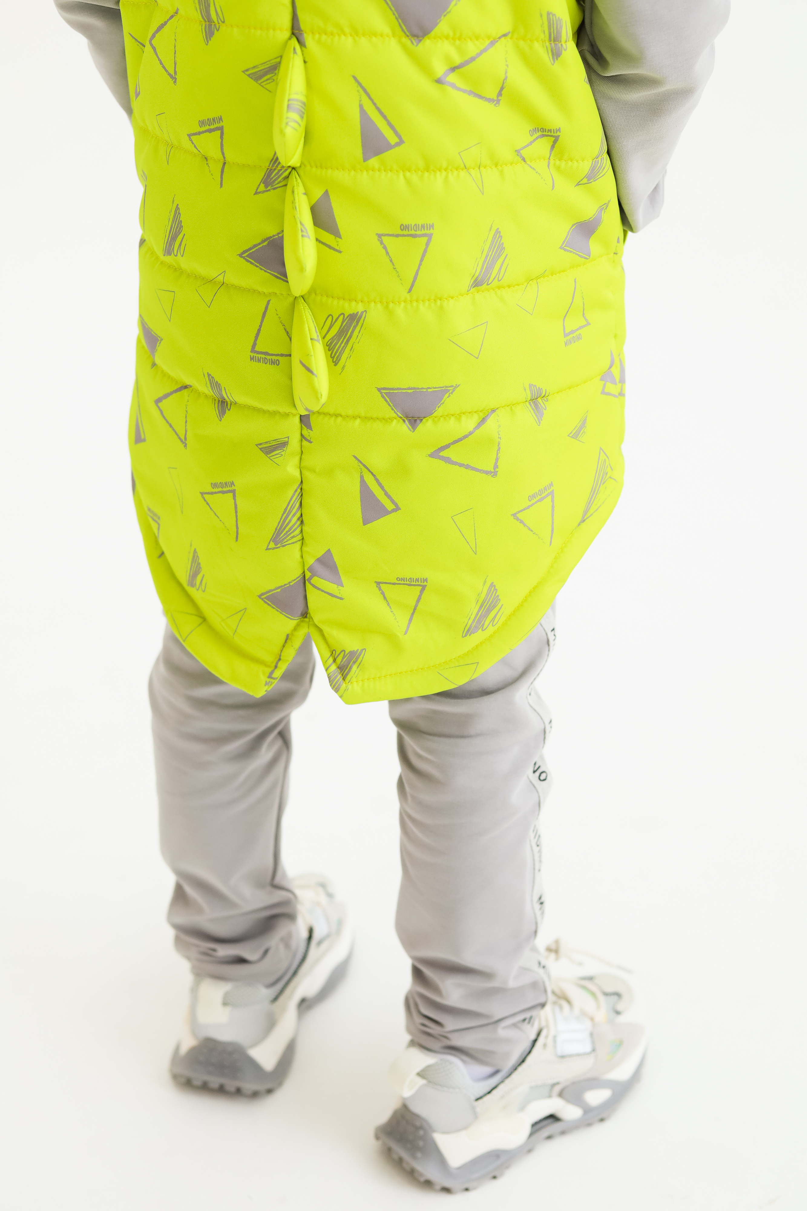 Жилет MINIDINO М010/1/ДЖилет утепленный детский Дино принт треугольник лайм - фото 4