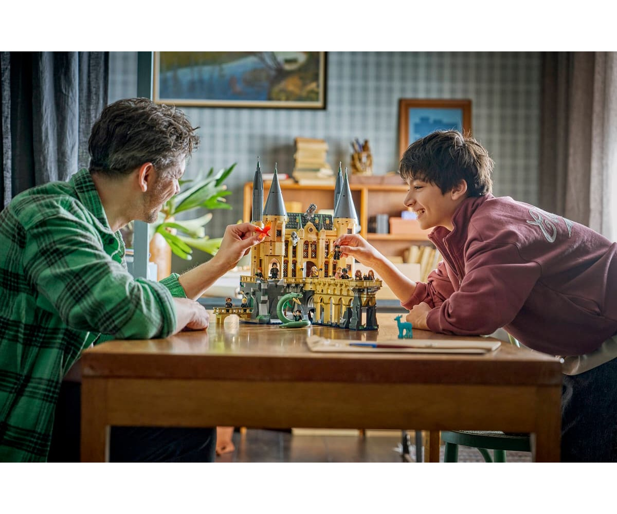 Конструктор LEGO Harry Potter Хогвартс Восточное крыло 2164 дет. - фото 11