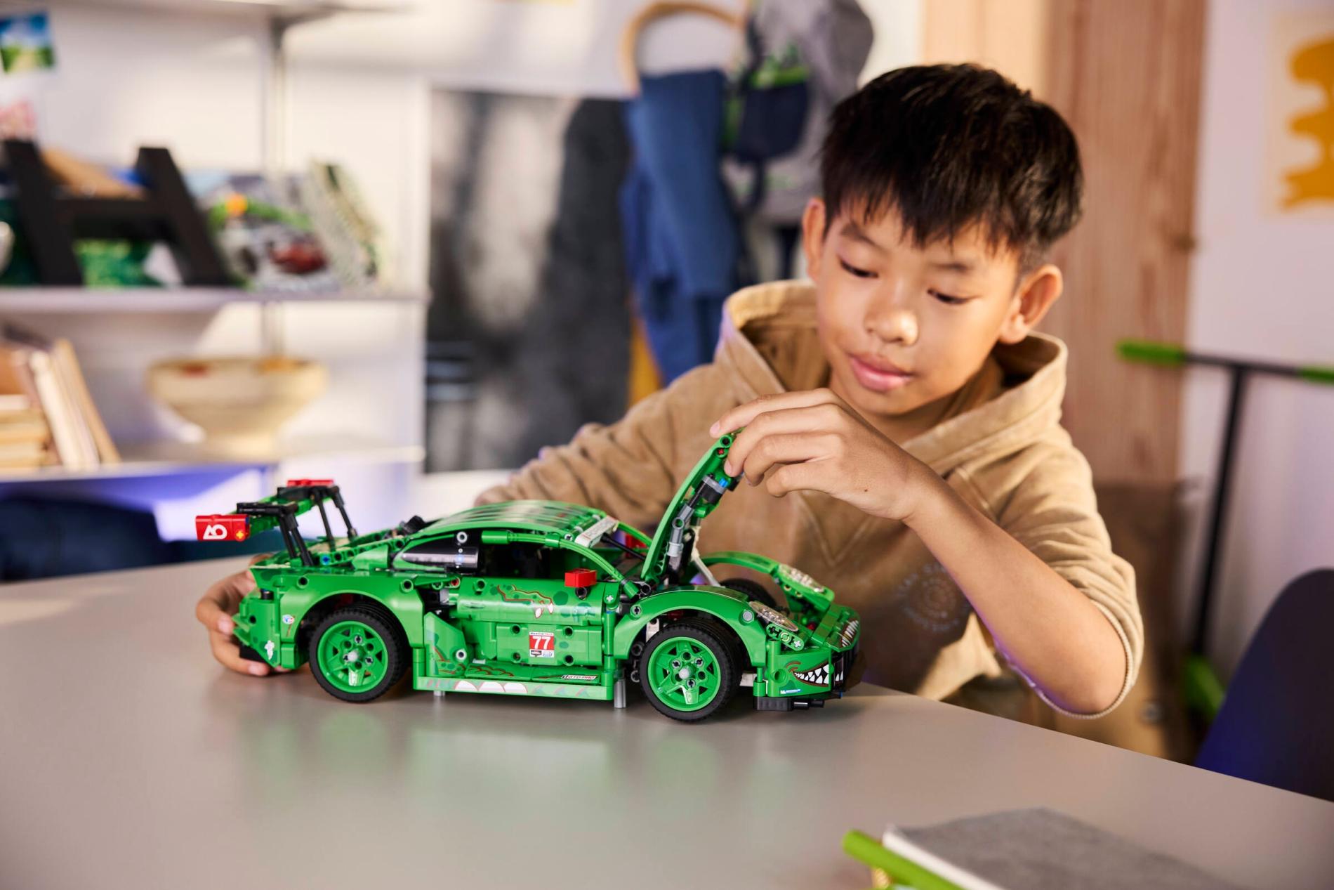 Конструктор LEGO Technic 42224 1313 дет. - фото 7