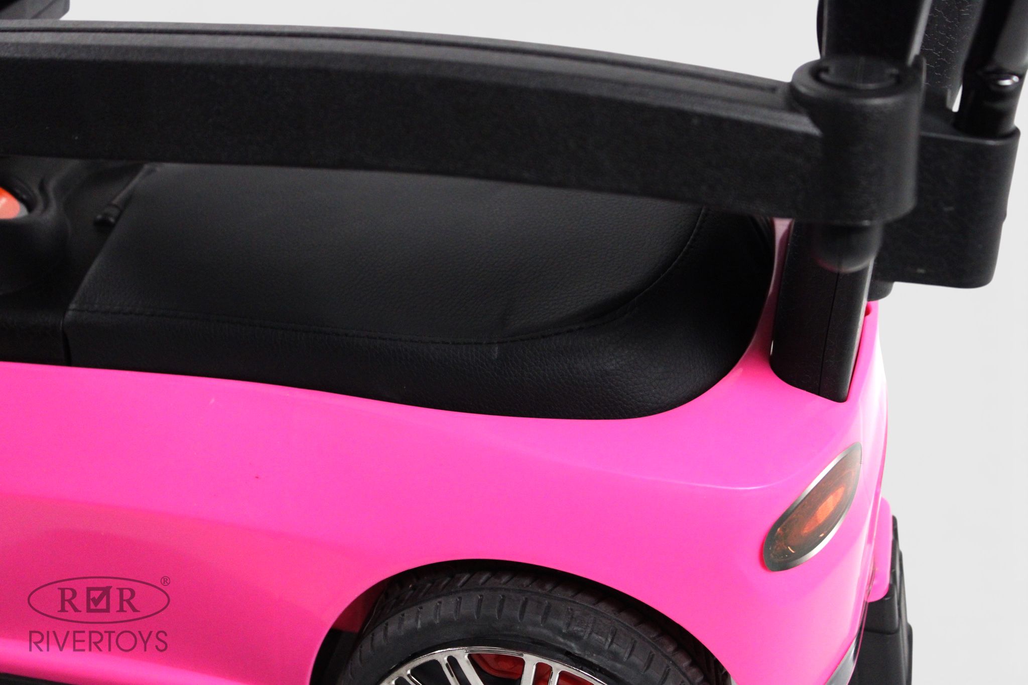 Каталка RIVERTOYS Z005ZZ-TP-PINK розовый - фото 4