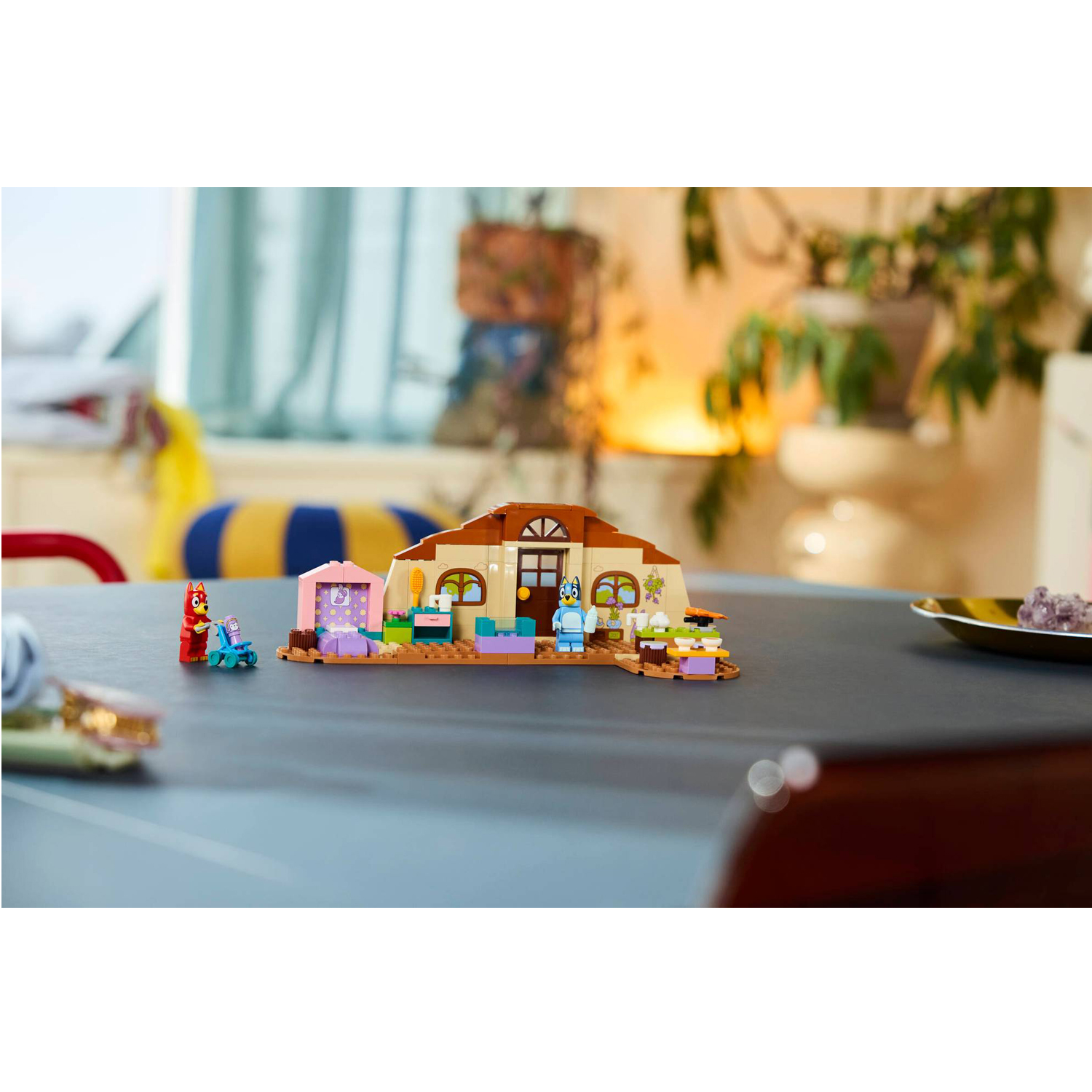 Конструктор LEGO Bluey Школа с Расти и Блуи 106 дет. - фото 10