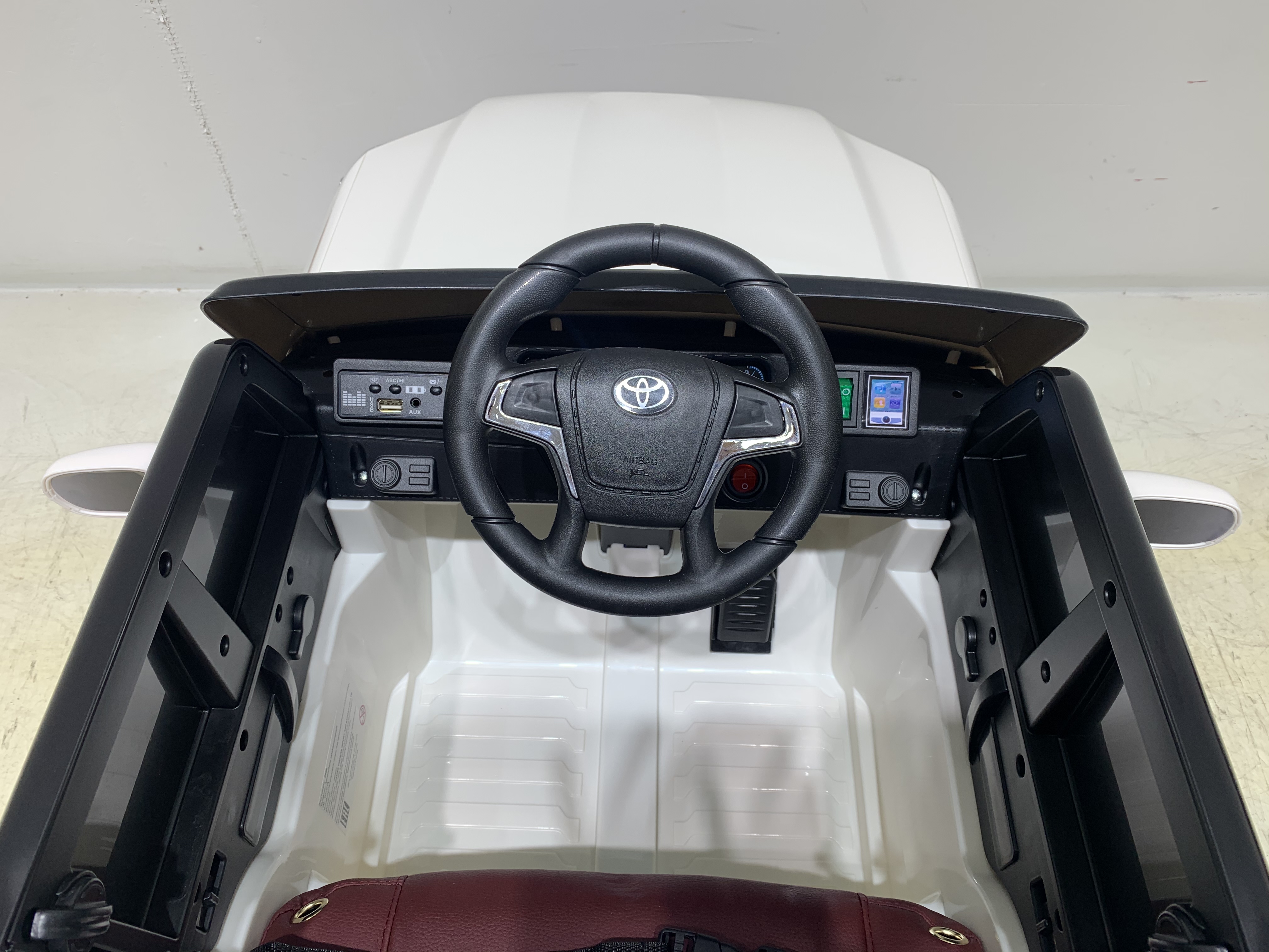 Электромобиль TOYLAND Toyota LC200, колеса EVA С пультом ДУ - фото 7