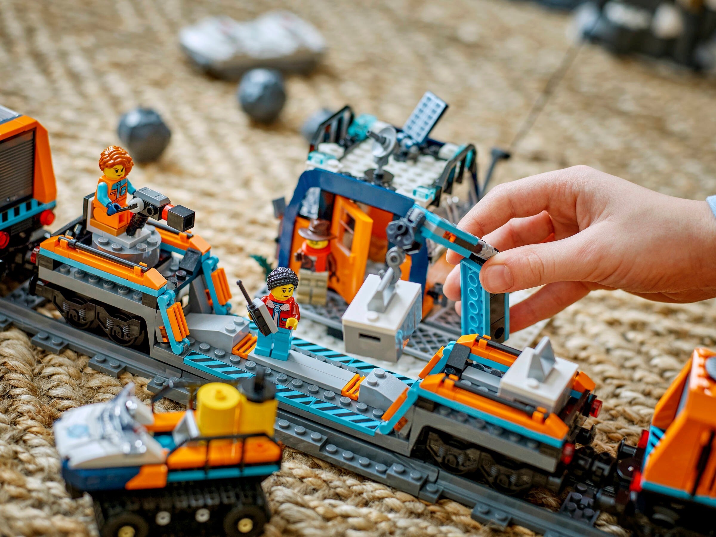 Конструктор LEGO City 60470 1517 дет. - фото 6