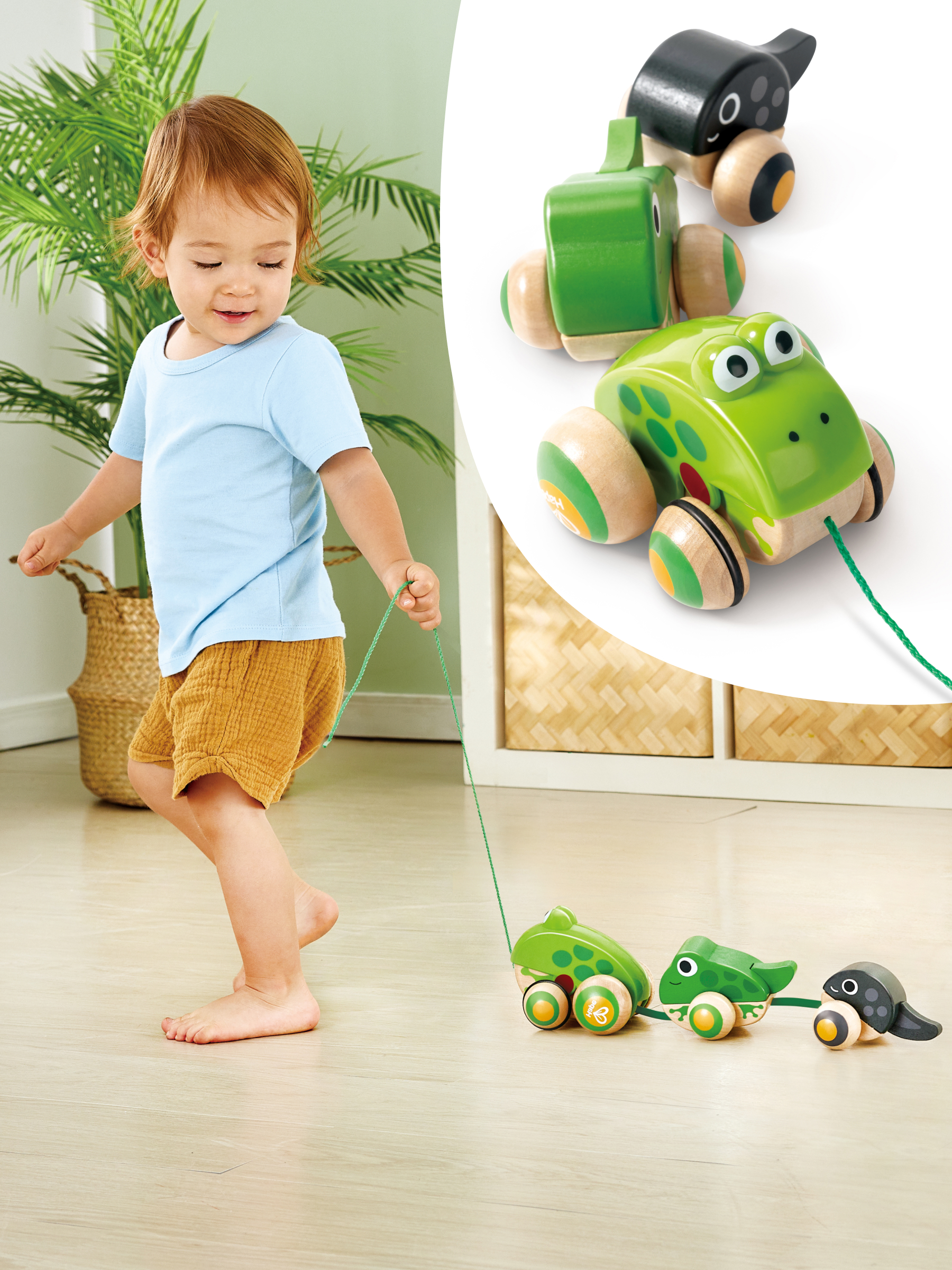 Игрушка Hape каталка Семья лягушек на прогулке - фото 2