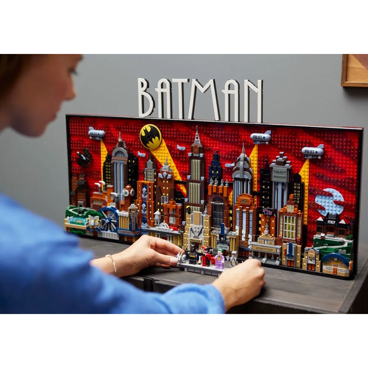 Конструктор LEGO DC Super Heroes Бэтмен: «Готэм-Сити» блочный - фото 9