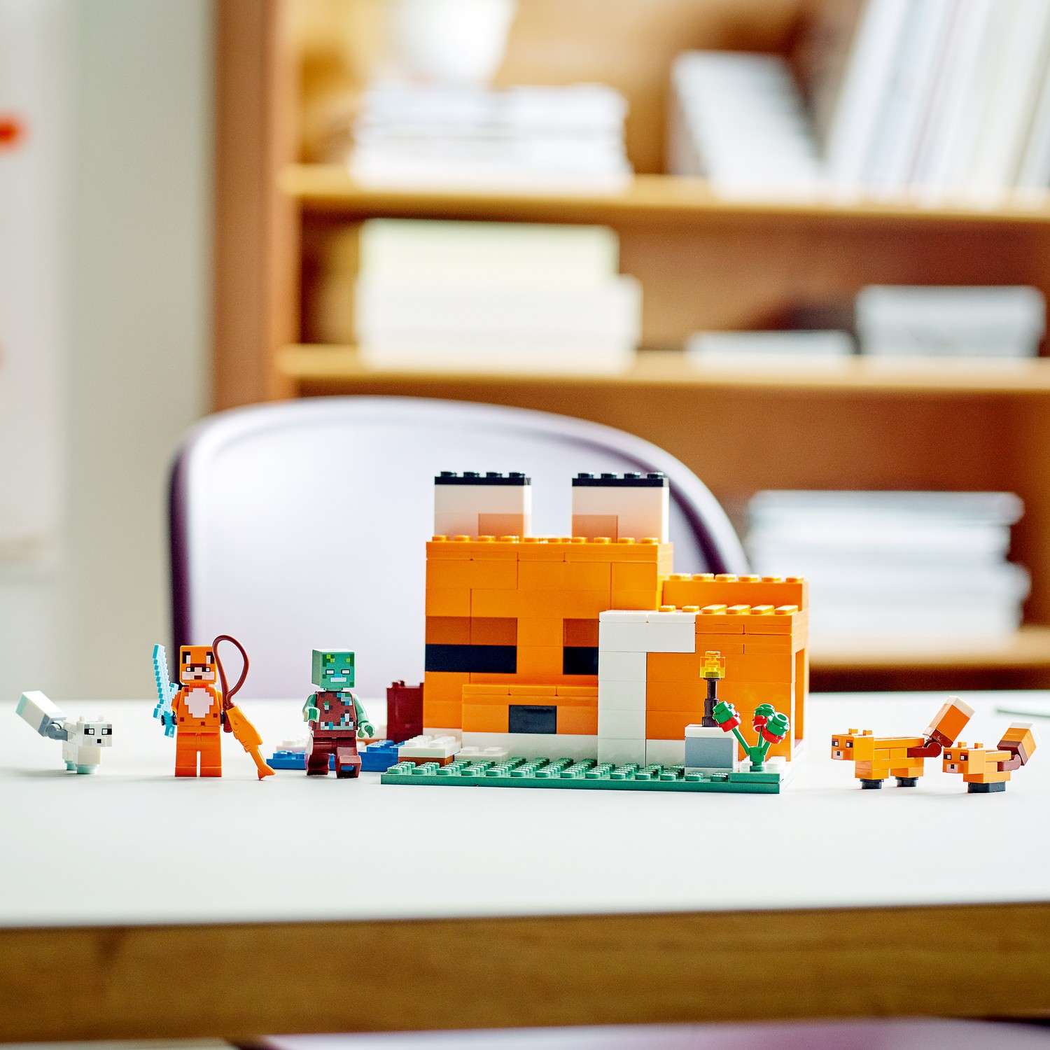 Конструктор LEGO Minecraft Лисья хижина 193 дет. - фото 8