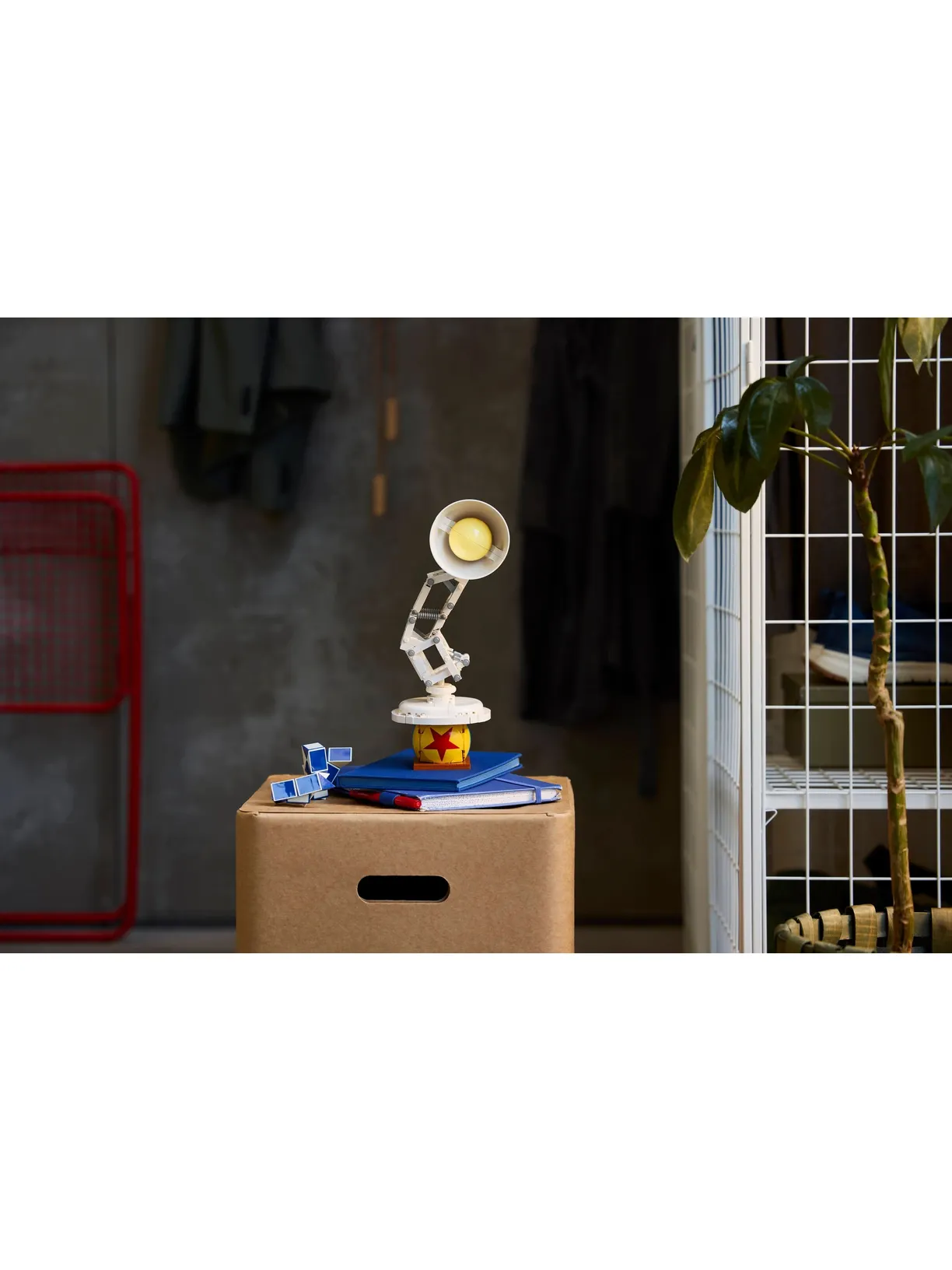 Конструктор LEGO Ideas Люксо-младший 613 дет. - фото 7