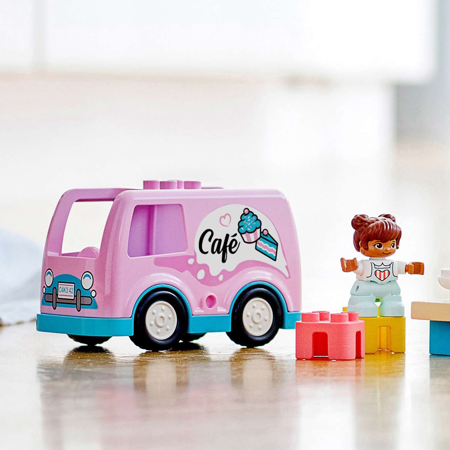 Конструктор LEGO DUPLO Town Пекарня блочный - фото 16