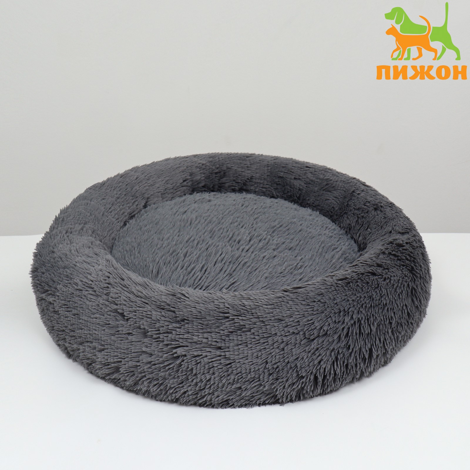 Лежанка Пижон для собак и кошек длинный мех 80х80х25 см серая - фото 1