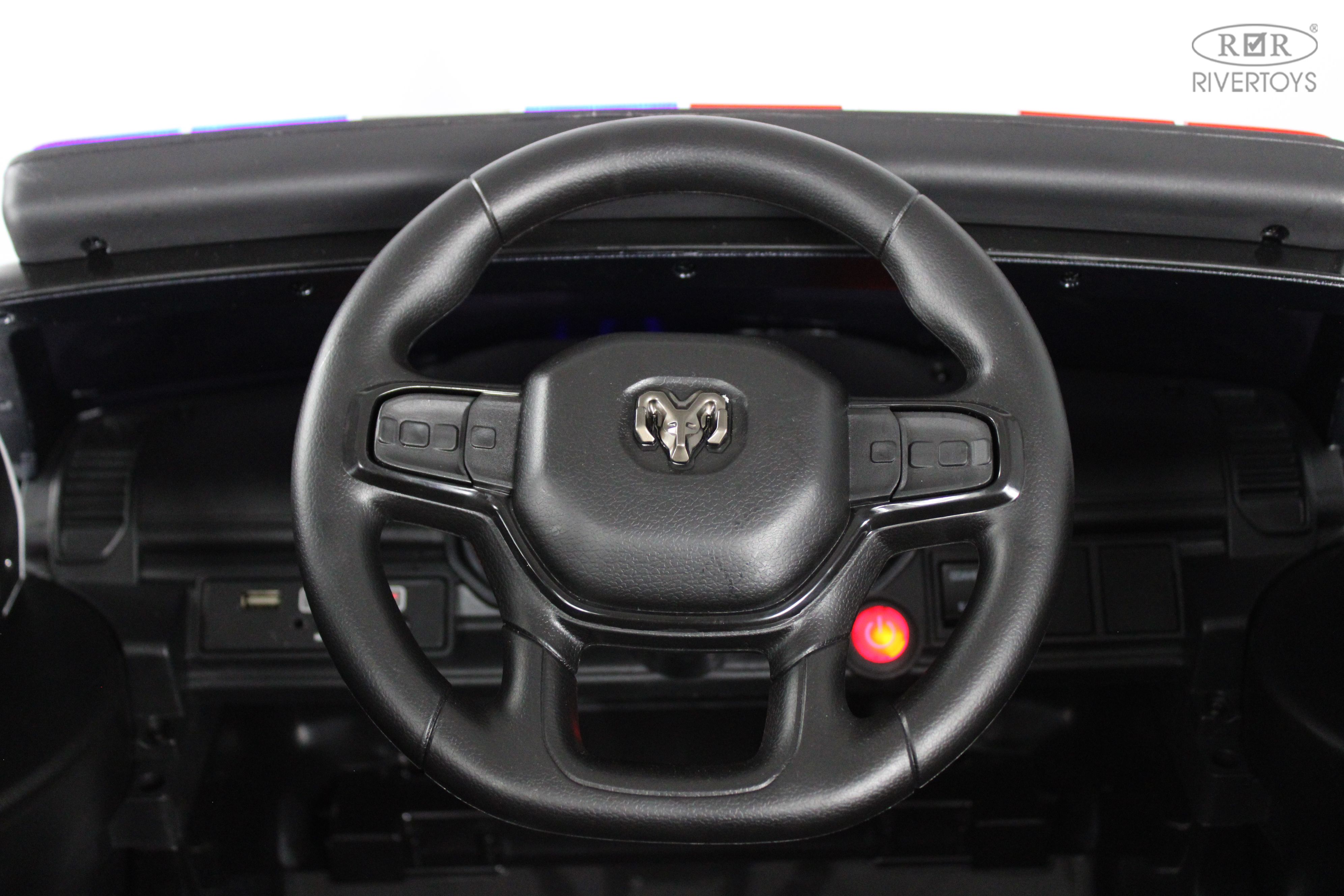 Электромобиль RIVERTOYS O111OO-RAM-BLACK С пультом ДУ - фото 19
