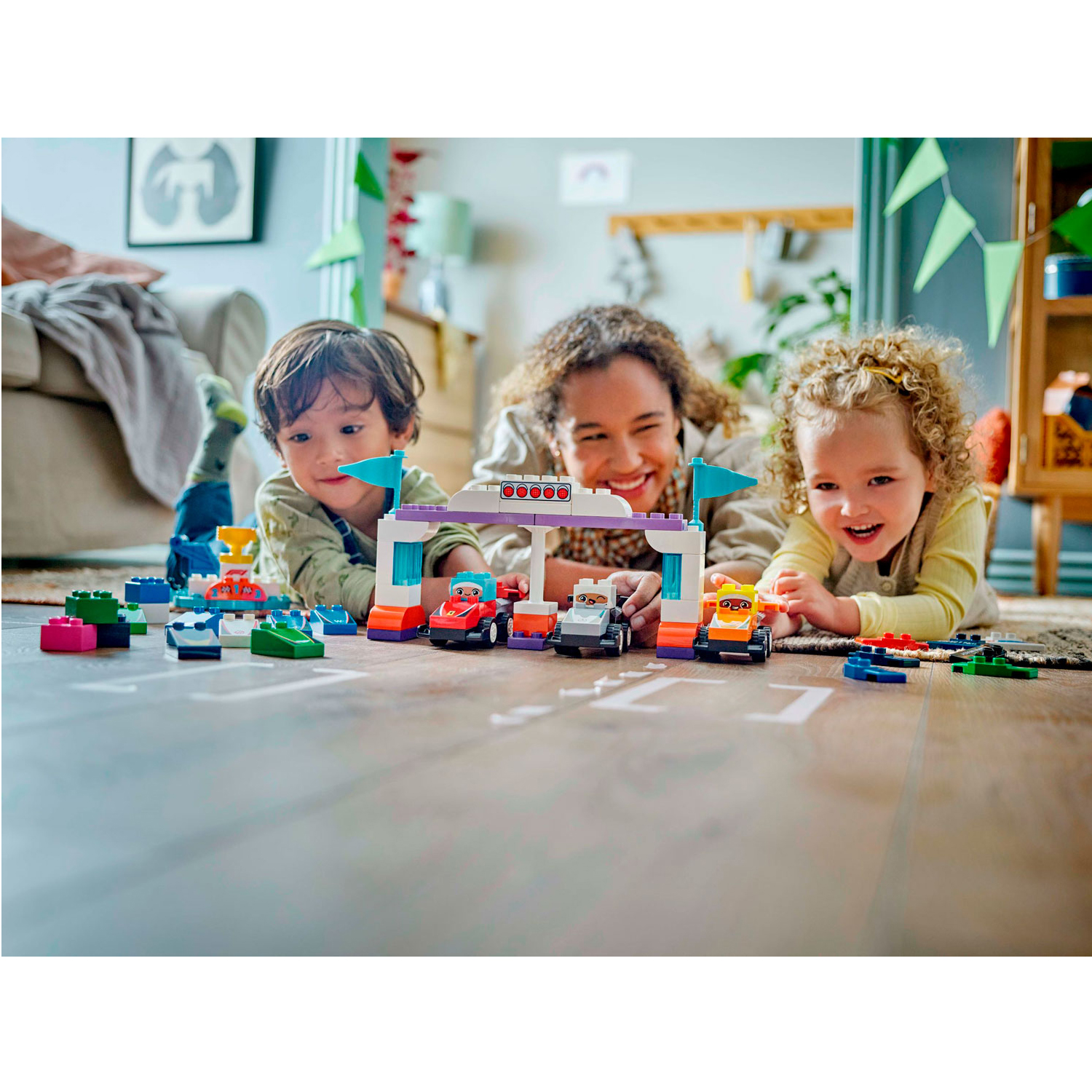Конструктор LEGO DUPLO Гоночные автомобили и водители блочный - фото 8