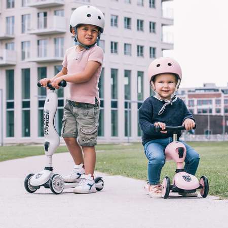 Самокат Scoot and Ride трехколесный
