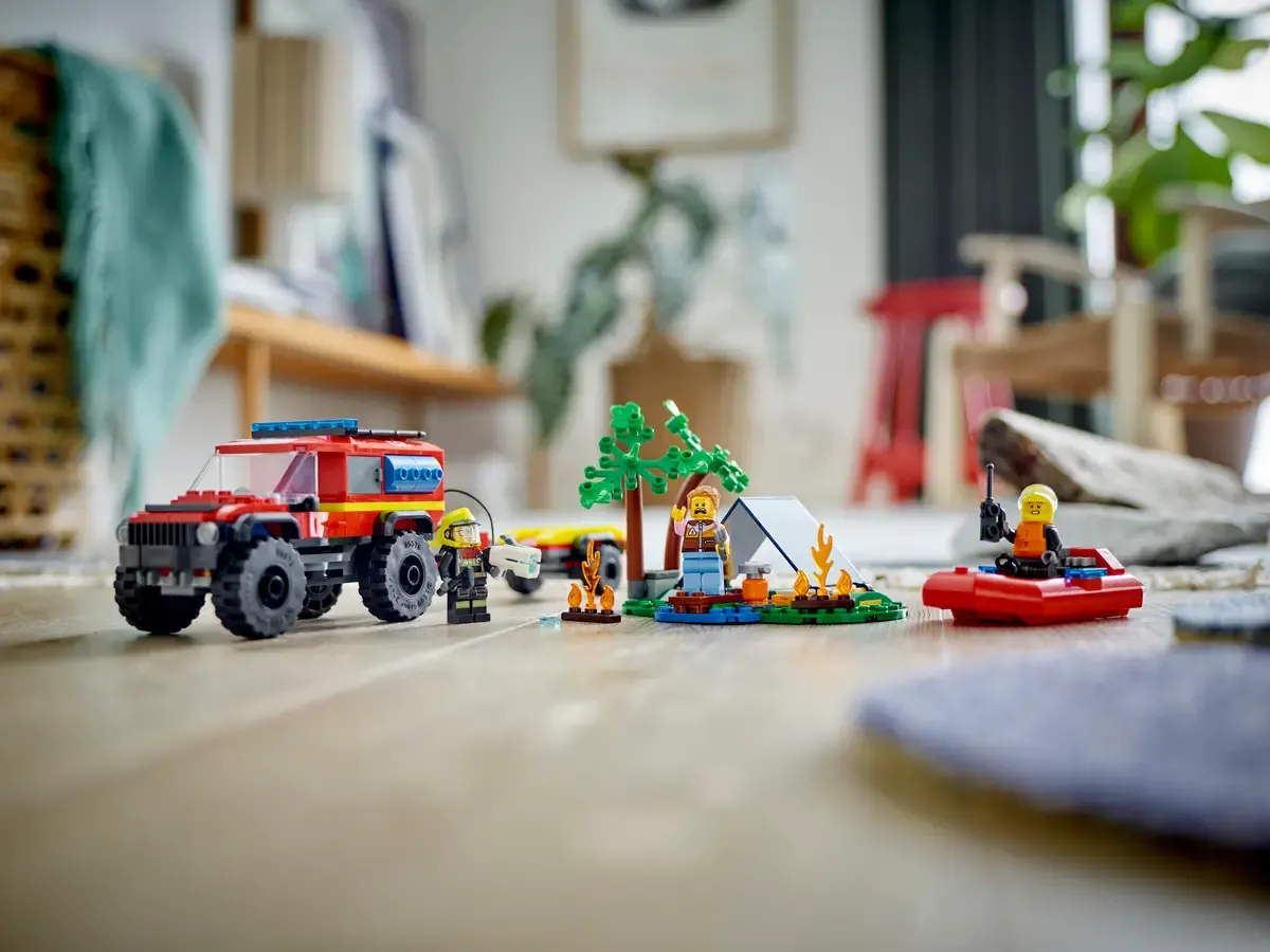 Конструктор LEGO City 60412 301 дет. - фото 9