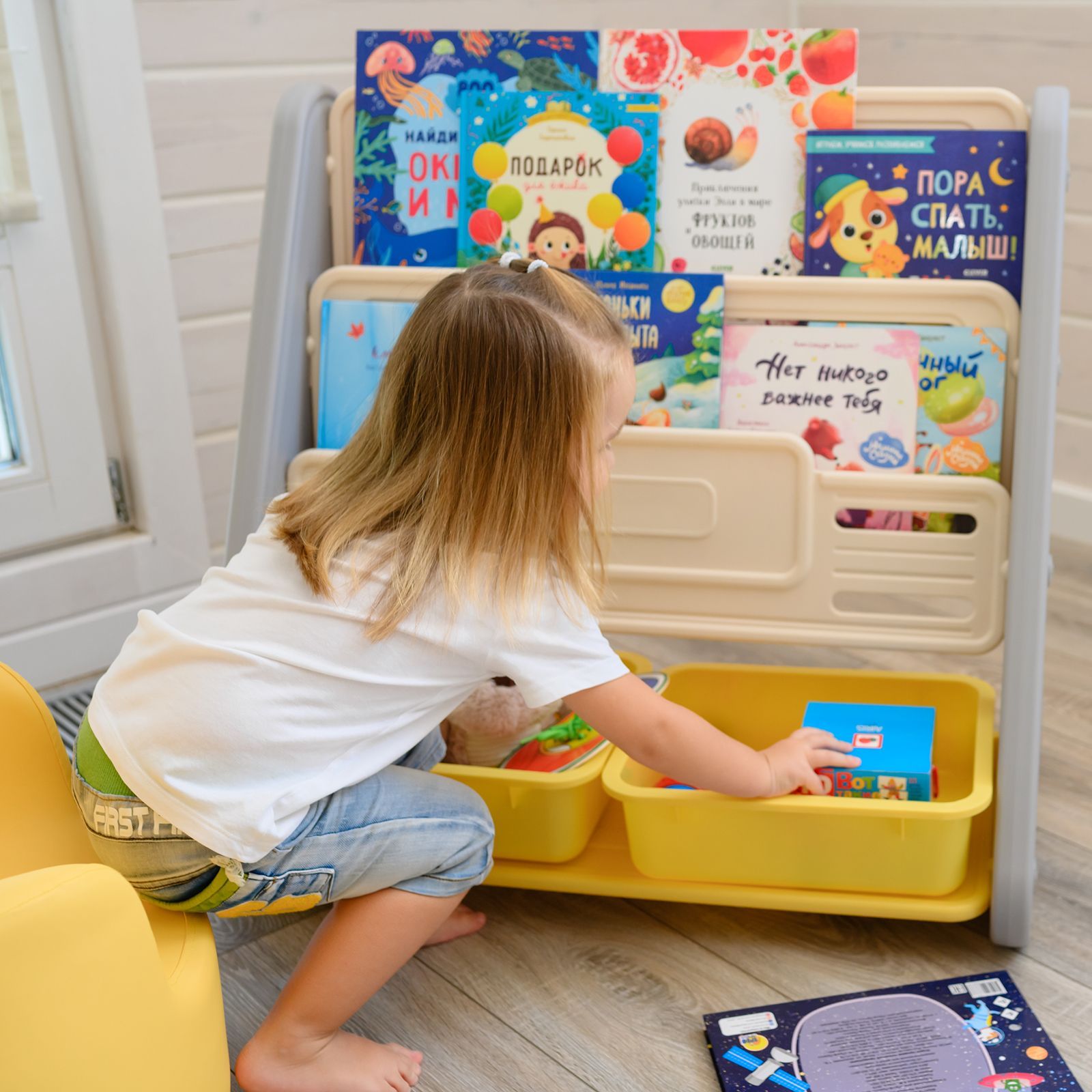 Стеллаж для книг UNIX Kids Yellow для хранения игрушек детский из пластика 2 полки + 2 ящика - фото 6