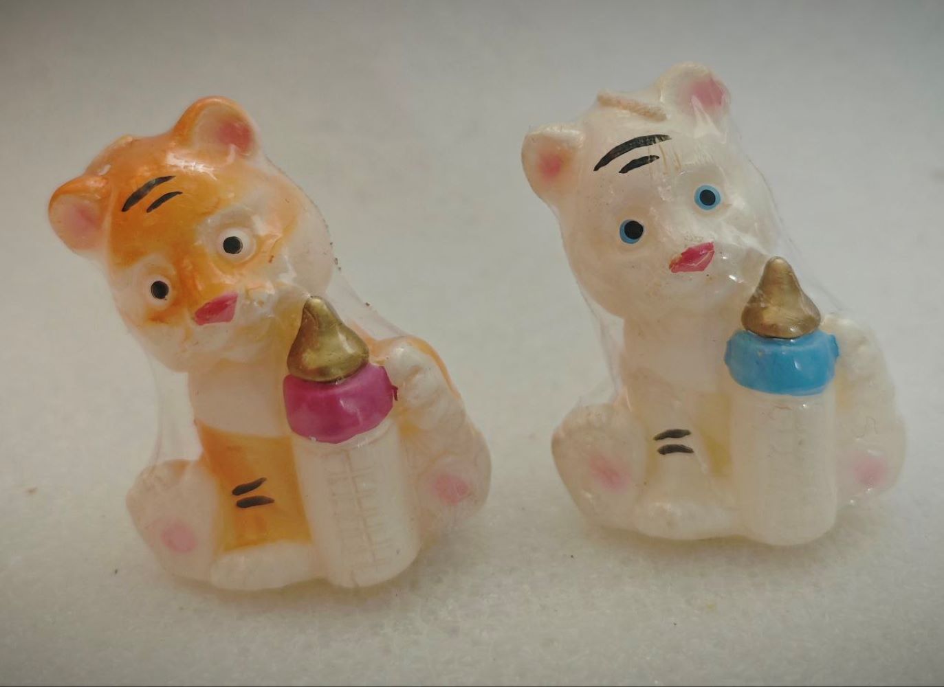 Свеча "Тигренок с бутылочкой" - фото 1