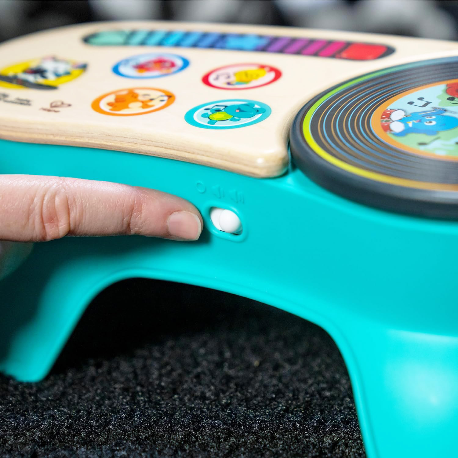 Игрушка Hape развивающий центр Проигрыватель - фото 4