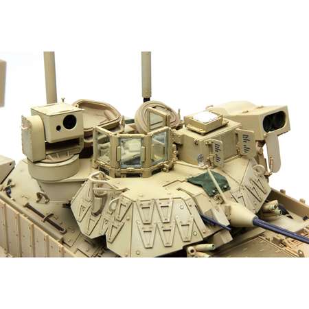 Сборная модель MENG SS-004 боевая машина пехоты M2A3 Bradley 1/35