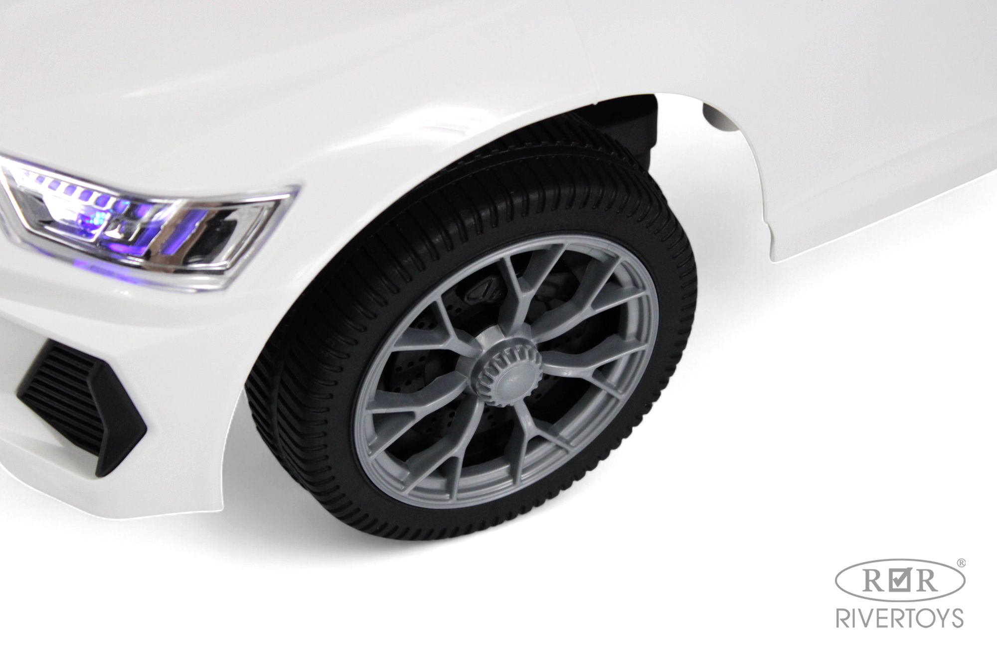 Каталка RIVERTOYS Z004ZZ-A-WHITE белый - фото 7