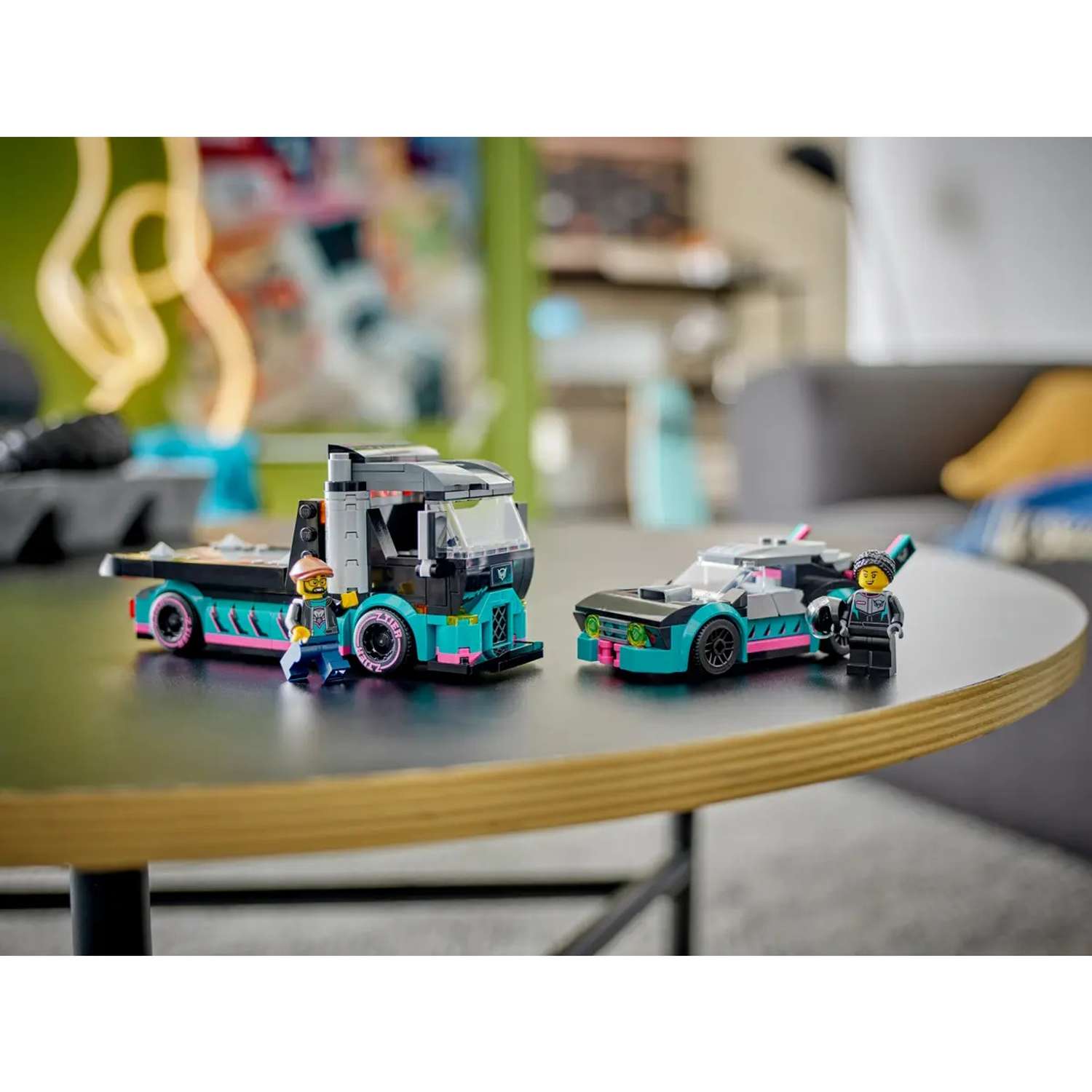 Конструктор LEGO City Race Car and Car Carrier Truck 328 дет. - фото 11