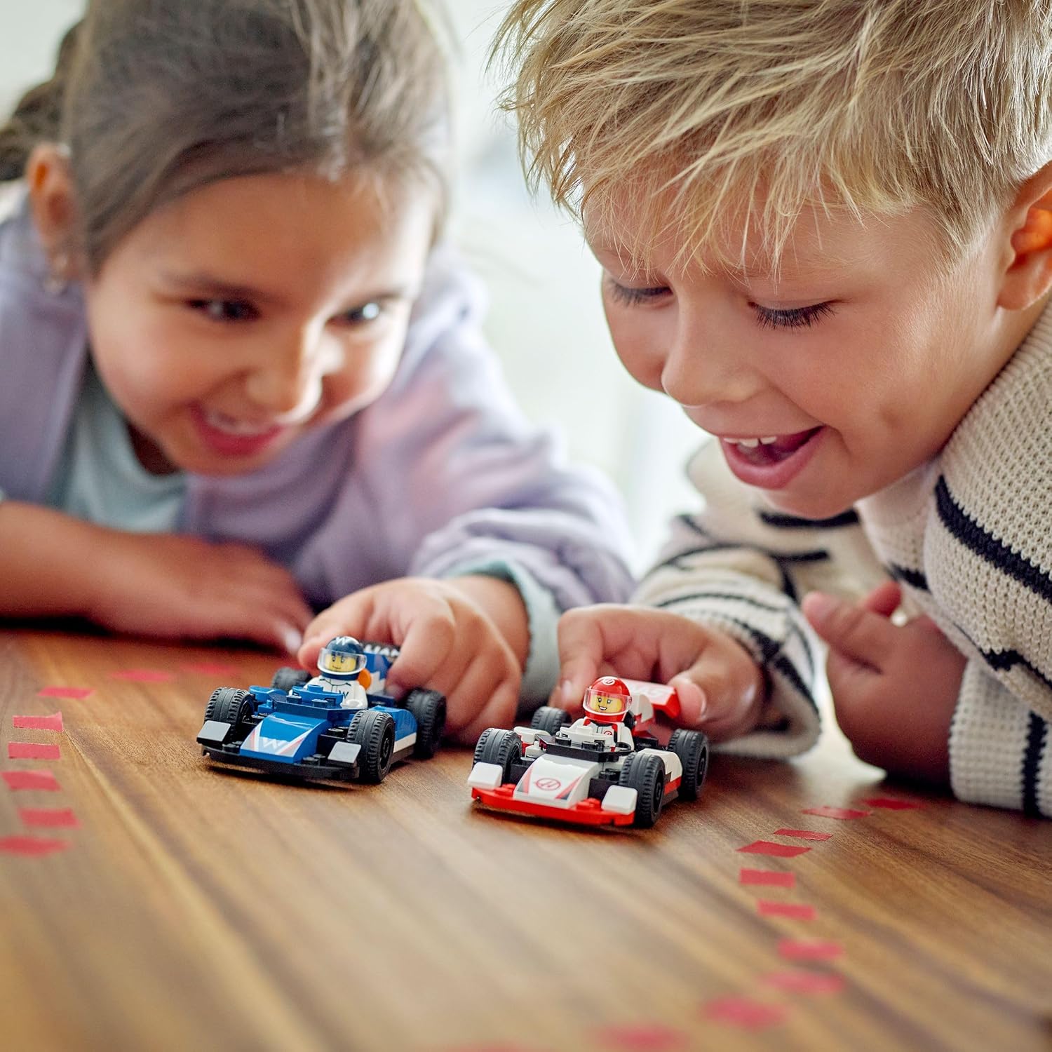 Конструктор LEGO City Williams Racing и Haas 92 дет. - фото 6