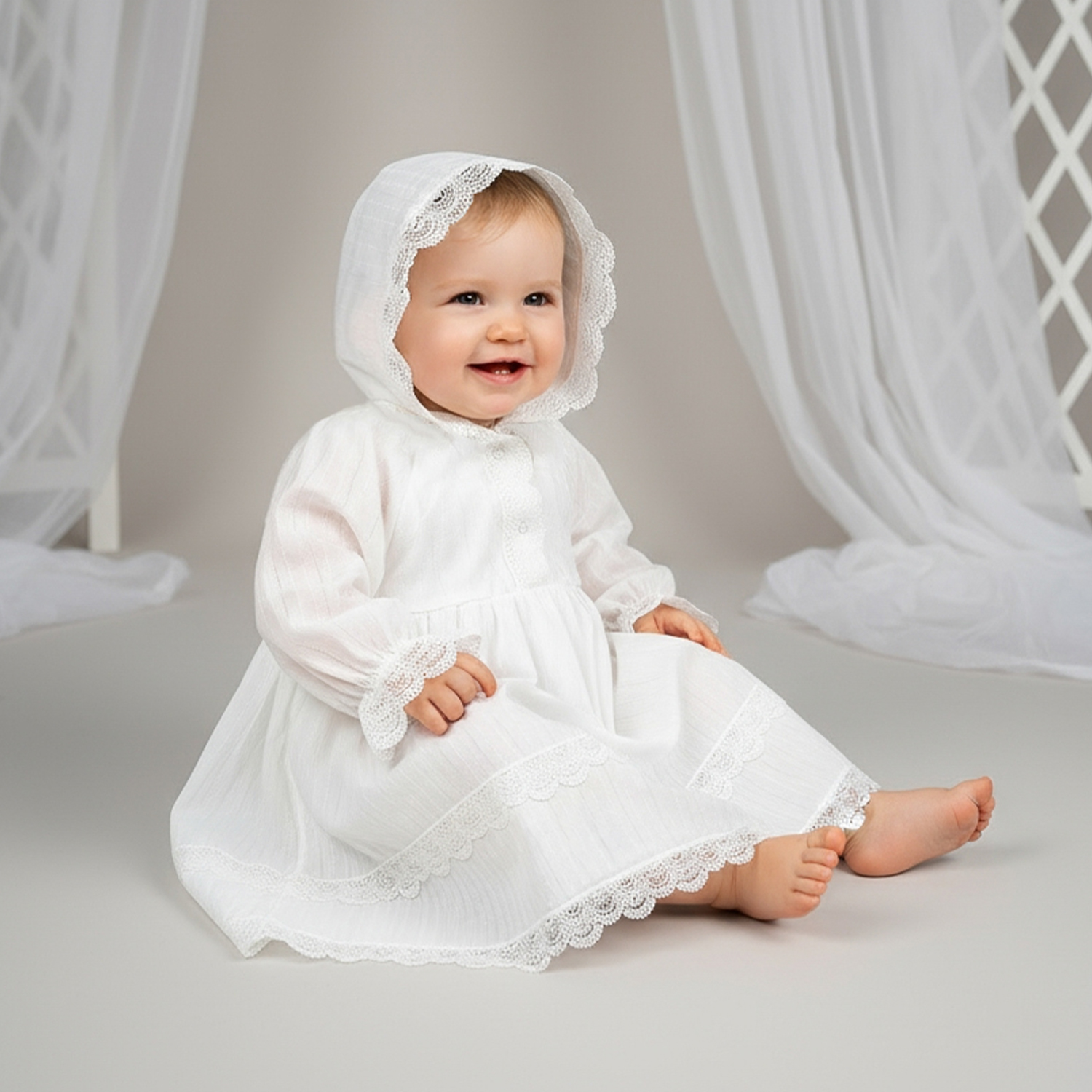 Изображение товара Крестильное платье для девочки LEO 74 из хлопка с кружевом и капюшоном