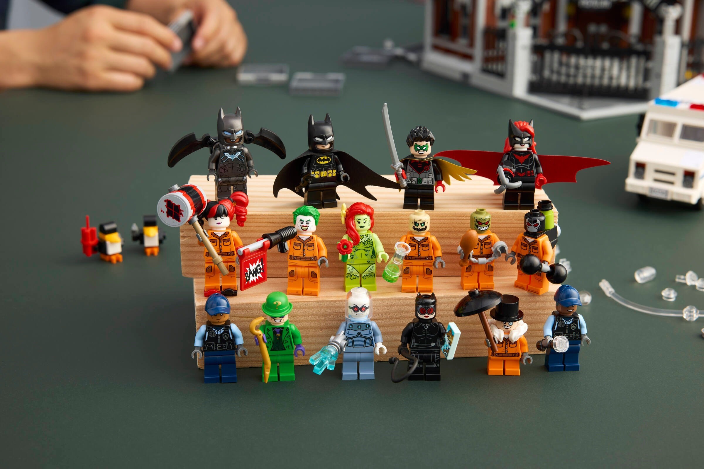 Конструктор LEGO DC Super Heroes 76300 2953 дет. - фото 3