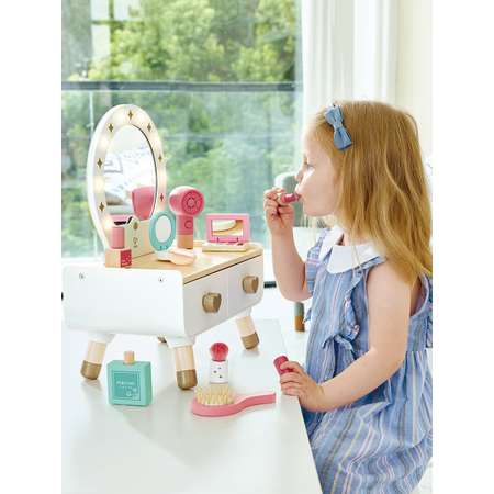 Игрушка Hape туалетный столик, фен, косметика