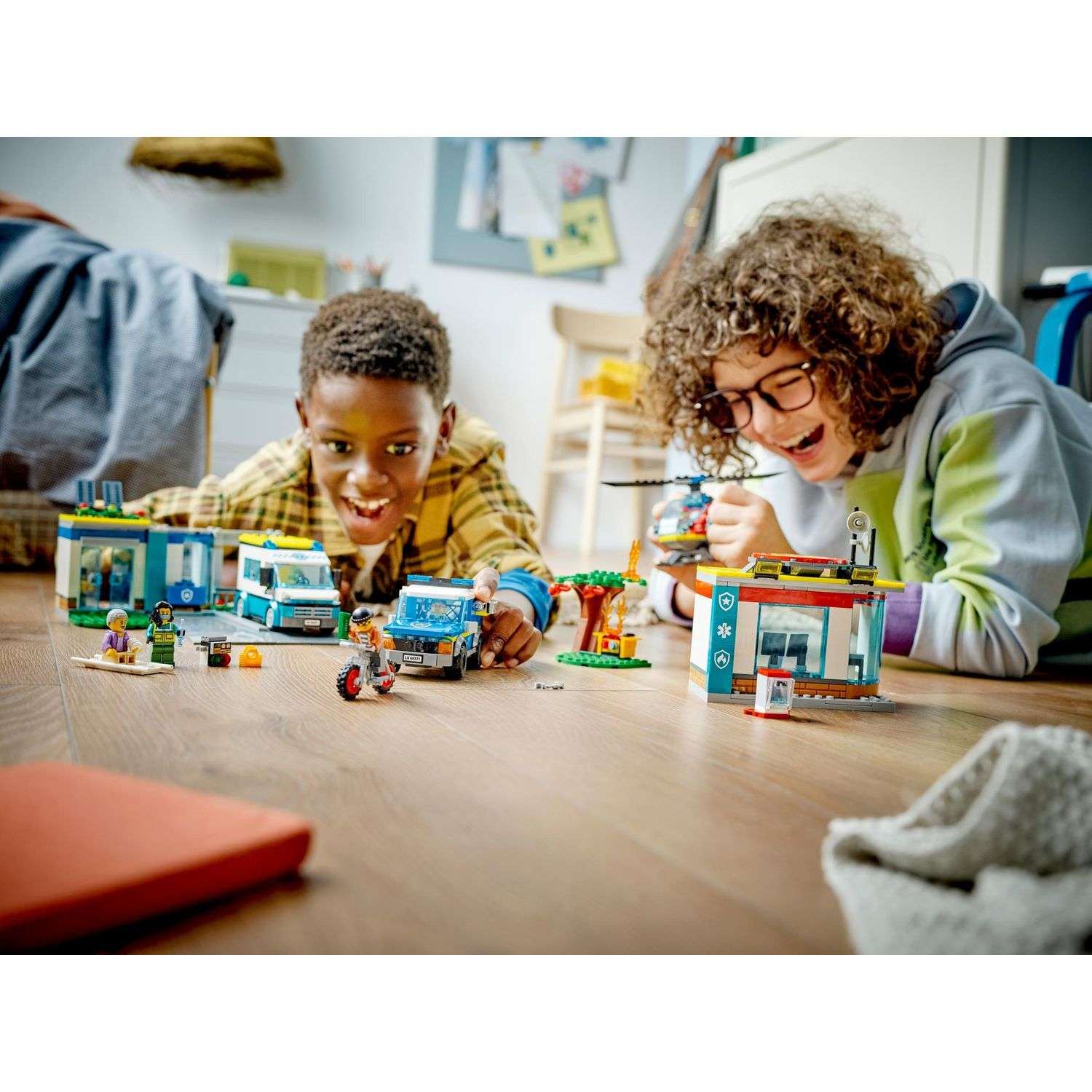 Конструктор LEGO City Штаб аварийного транспорта блочный - фото 12