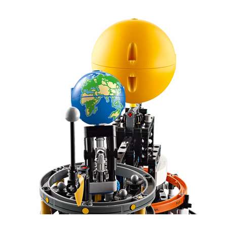 Конструктор LEGO Technic Земля и Луна на орбите блочный