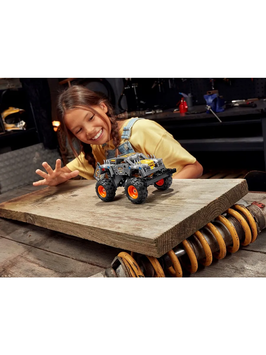 Конструктор LEGO Technic Monster Jam Max-D 230 дет. - фото 10