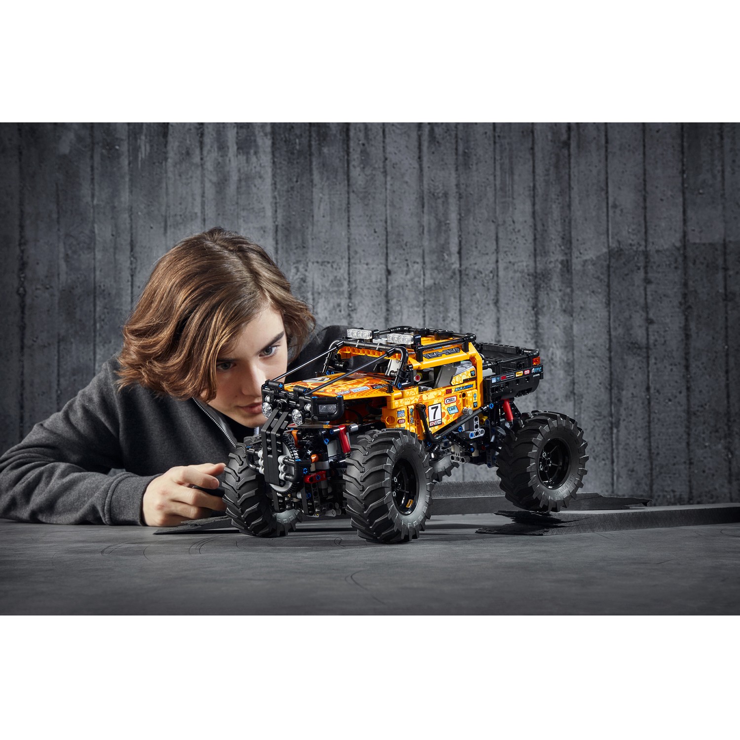 Конструктор LEGO Technic Экстремальный внедорожник 958 дет. - фото 9
