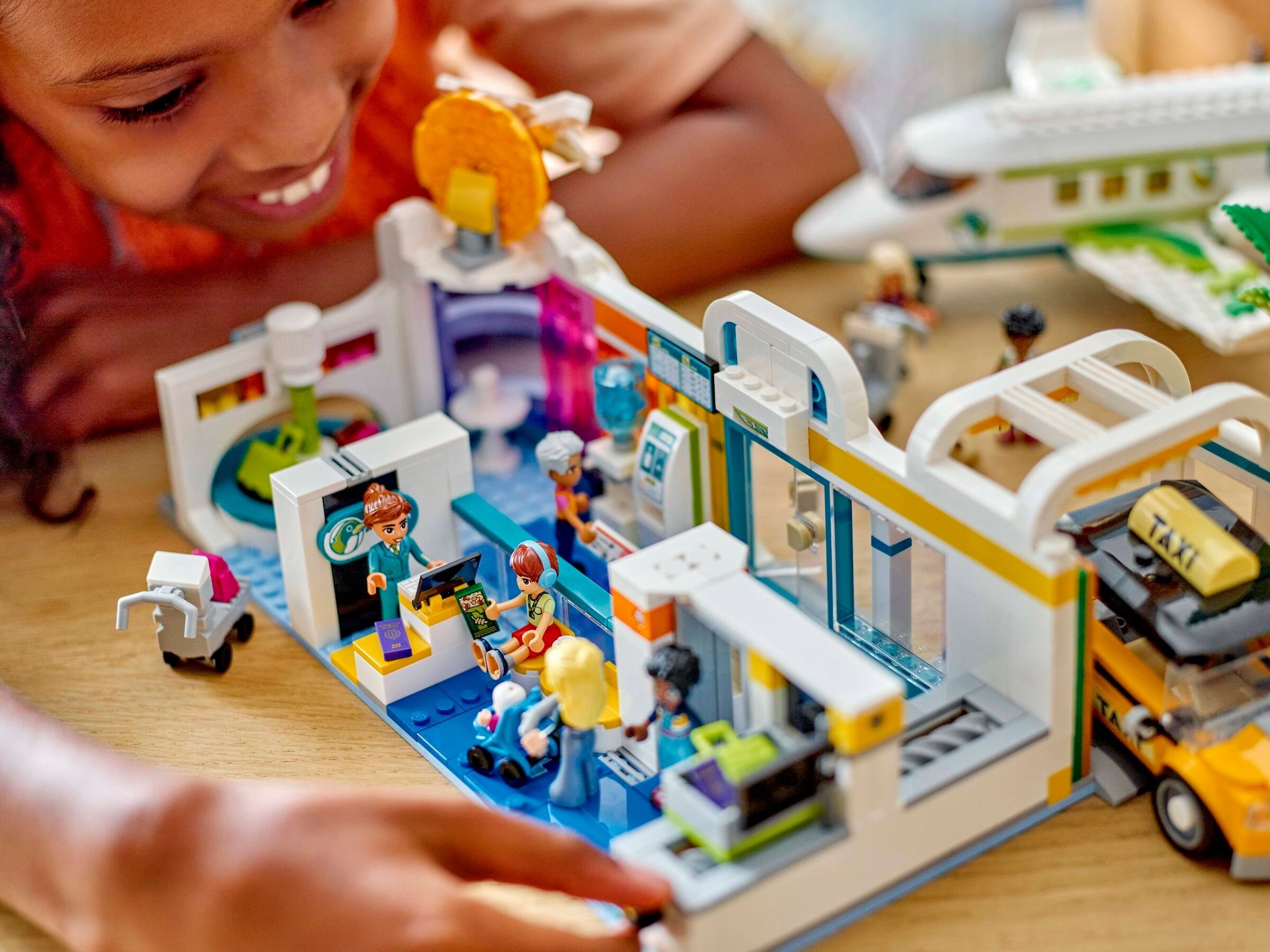 Конструктор LEGO Friends 42656 958 дет. - фото 3