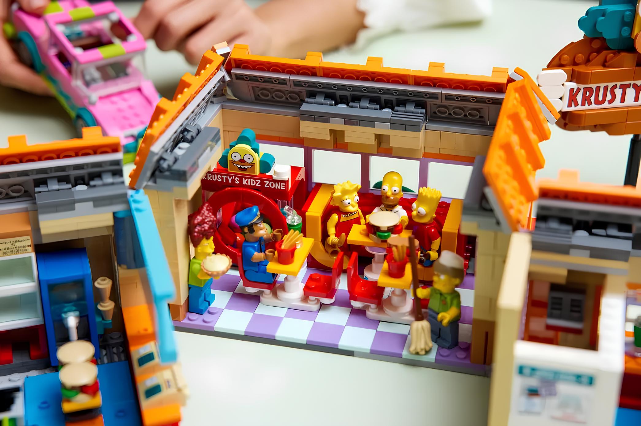 Конструктор LEGO Creator Expert 10352 1635 дет. - фото 12