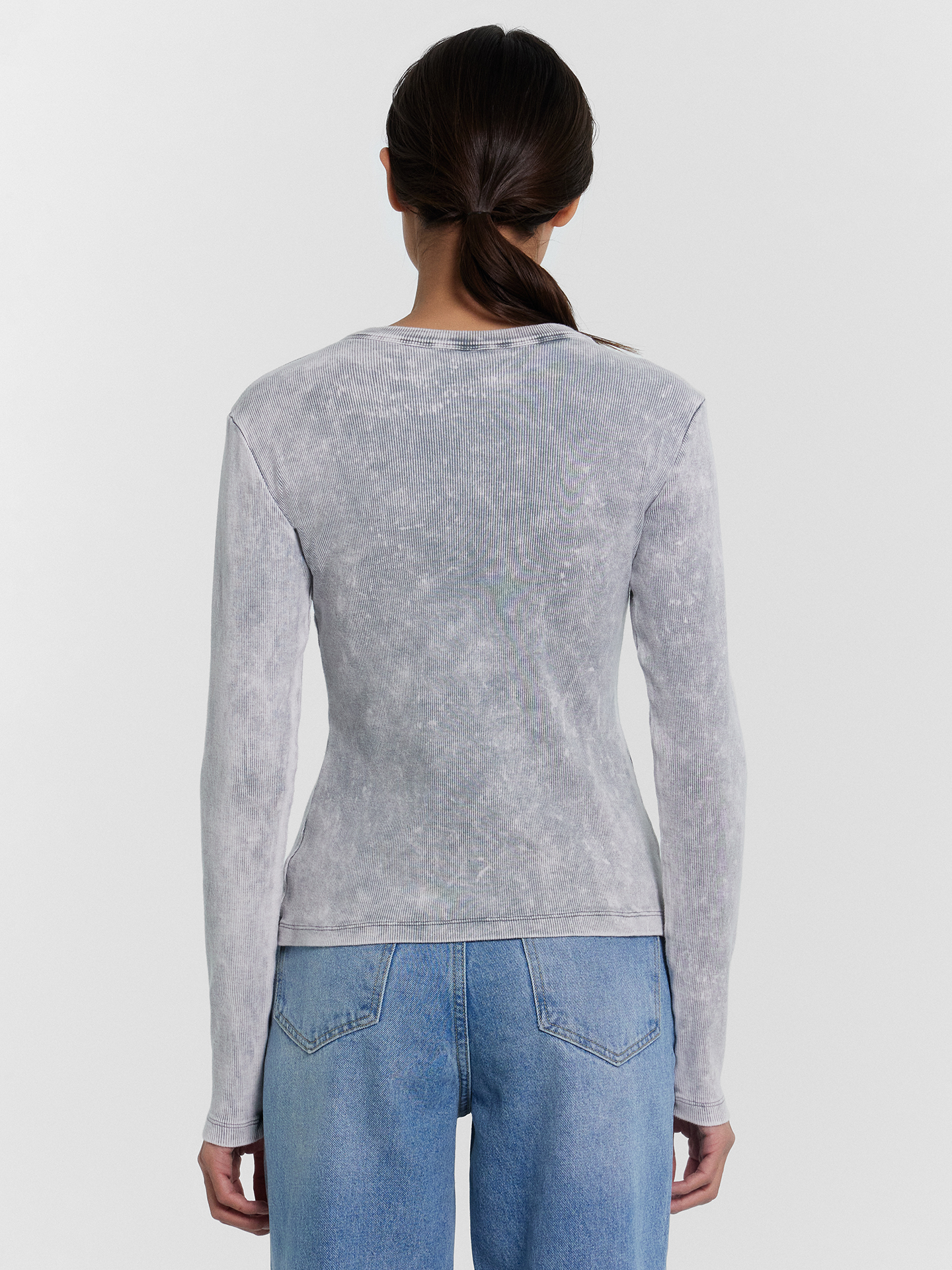 Лонгслив Mark Formelle 122986/ACID WASH на сером - фото 6