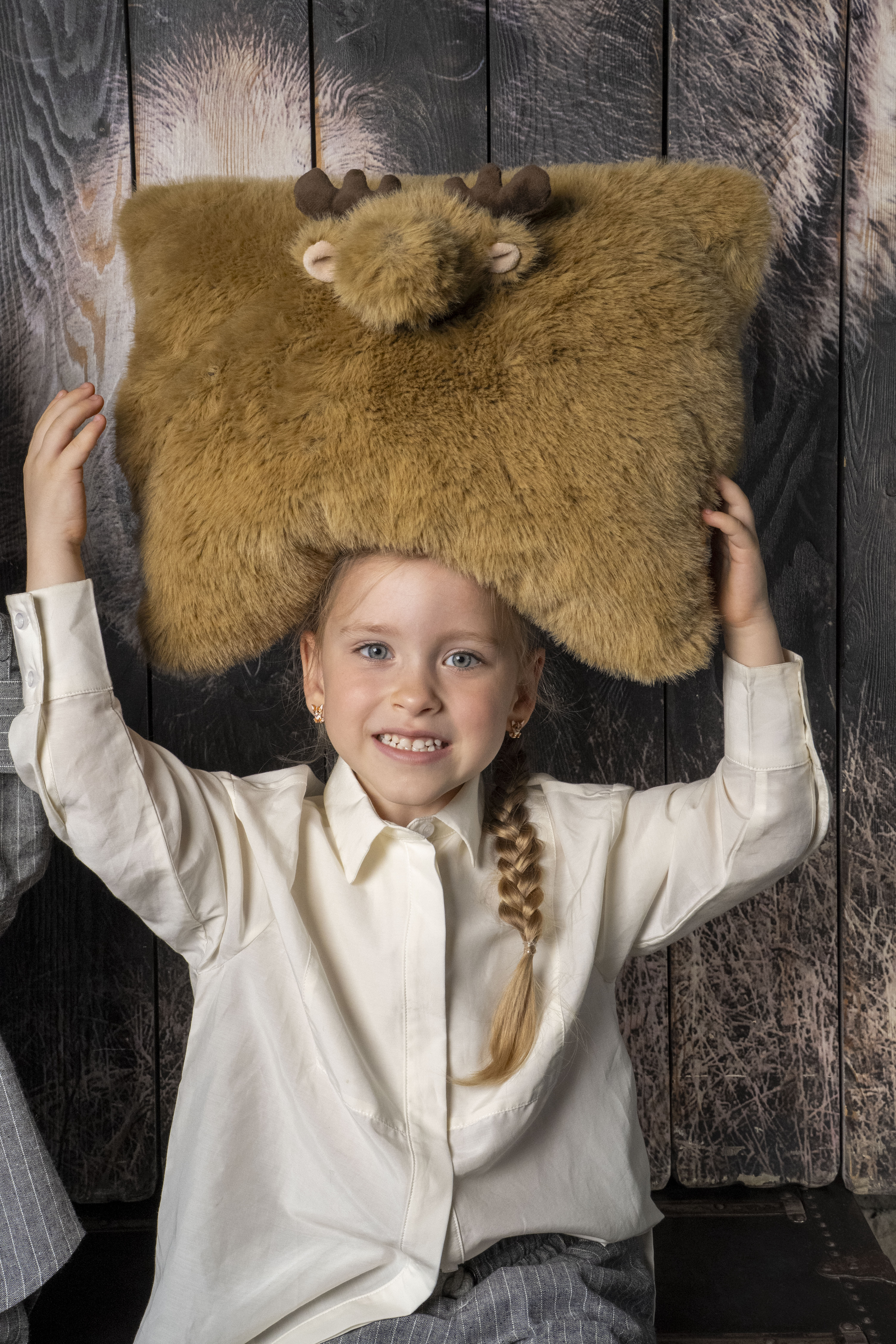 Подушка GULLIVER toys Лось коричневая 32см - фото 8