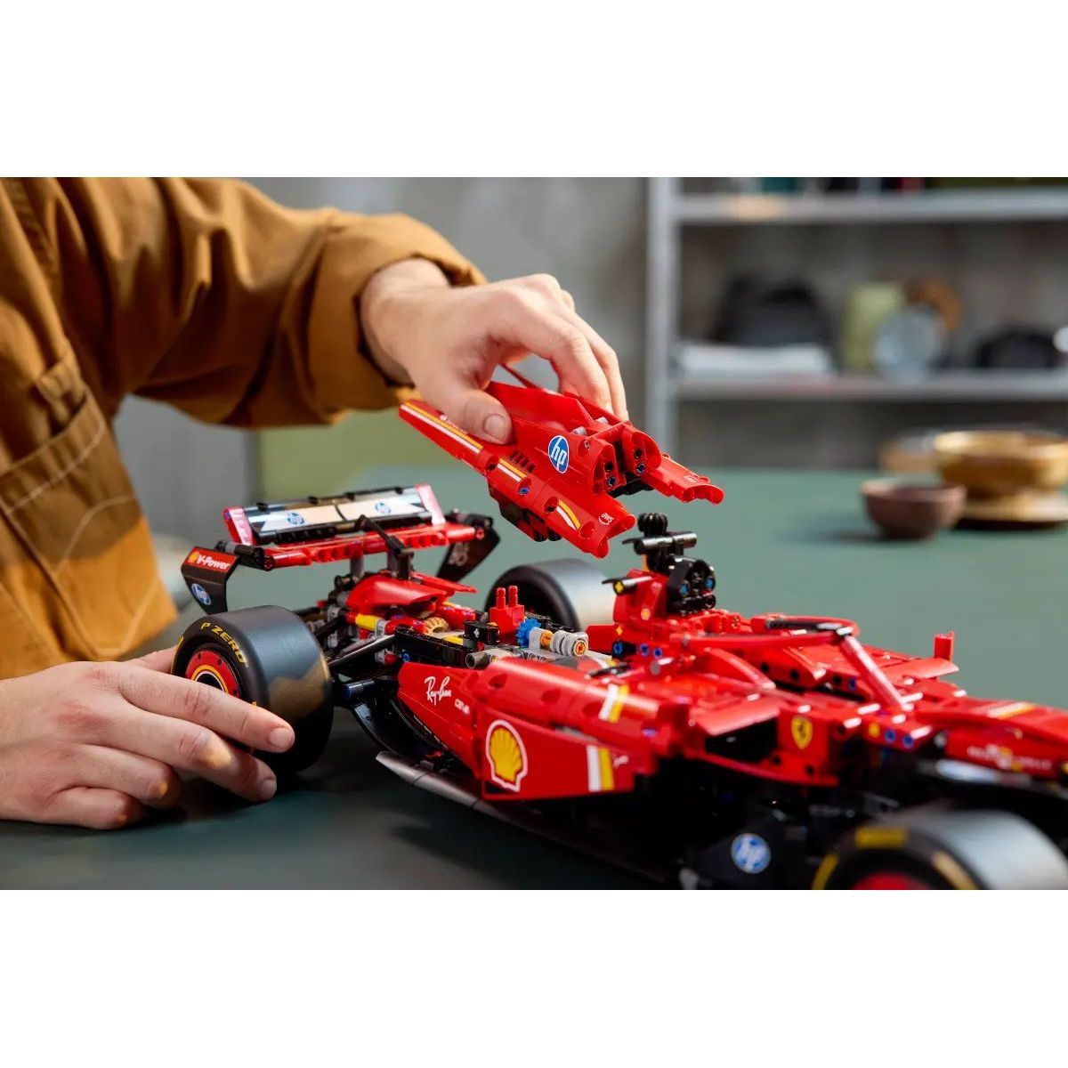 Конструктор LEGO Technic Машина Феррари Формула-1 блочный - фото 11