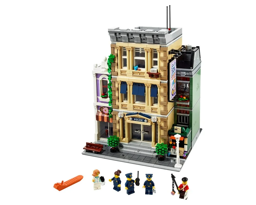 Конструктор LEGO Creator Expert 10278 2903 дет. - фото 2