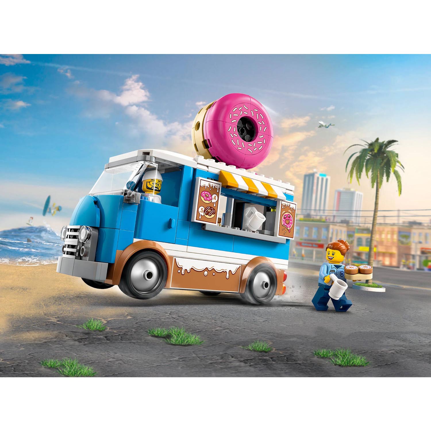 Конструктор LEGO City Фургон с пончиками 196 дет. - фото 7